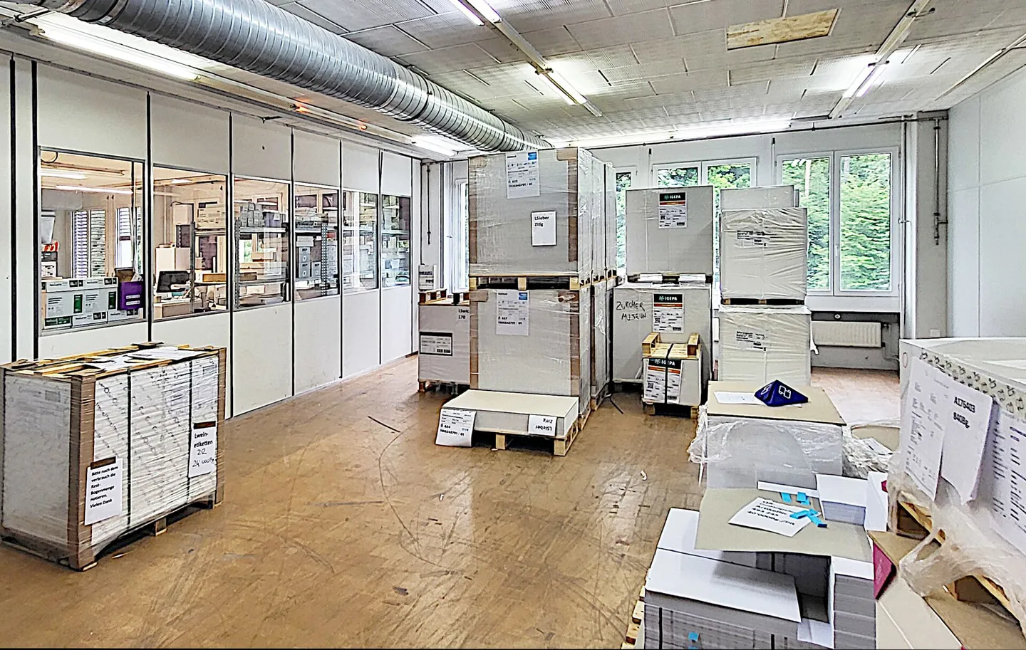 Espace commercial/production rare au rez-de-chaussée avec bureau et entrepôt - 5'000 m2 - Photo 5 sur 17