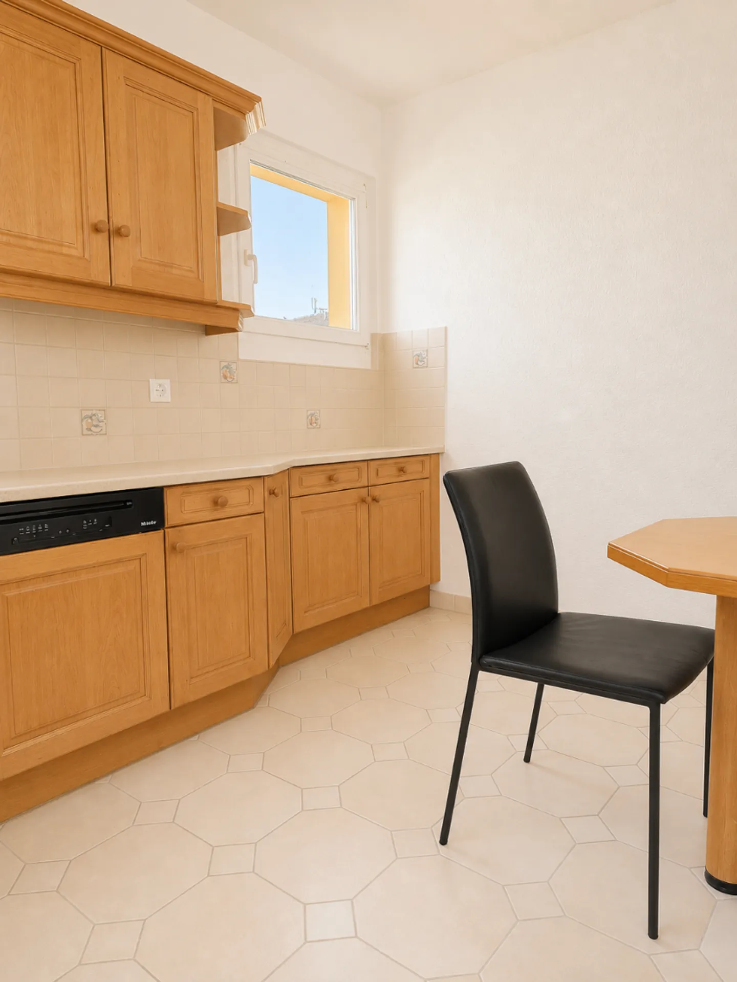 3.5 Room Apartment - Photo 13 of 16