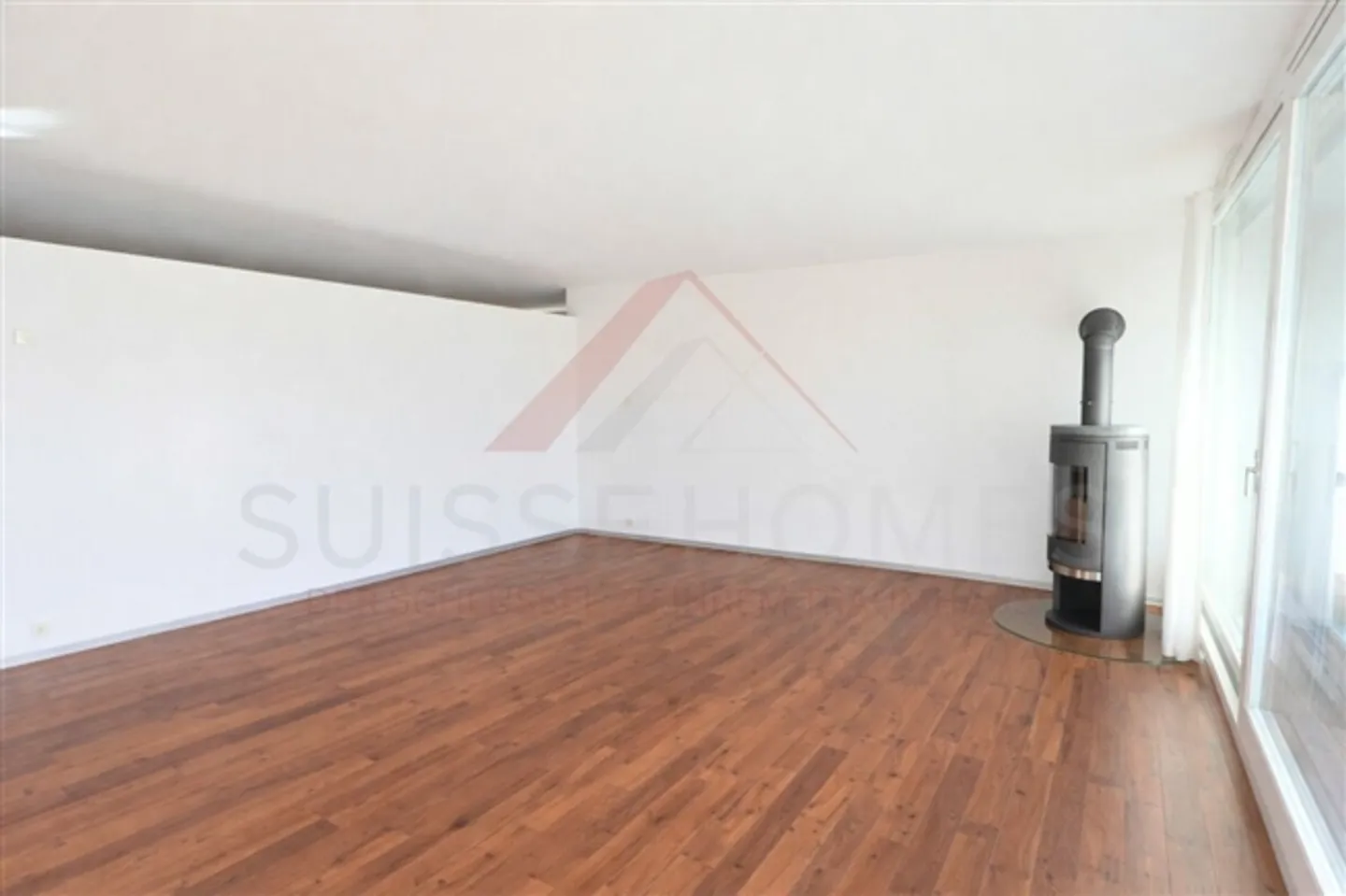 Exclusive 4.5-room penthouse apartment in Heimberg with stunning terrace - Photo 3 of 10