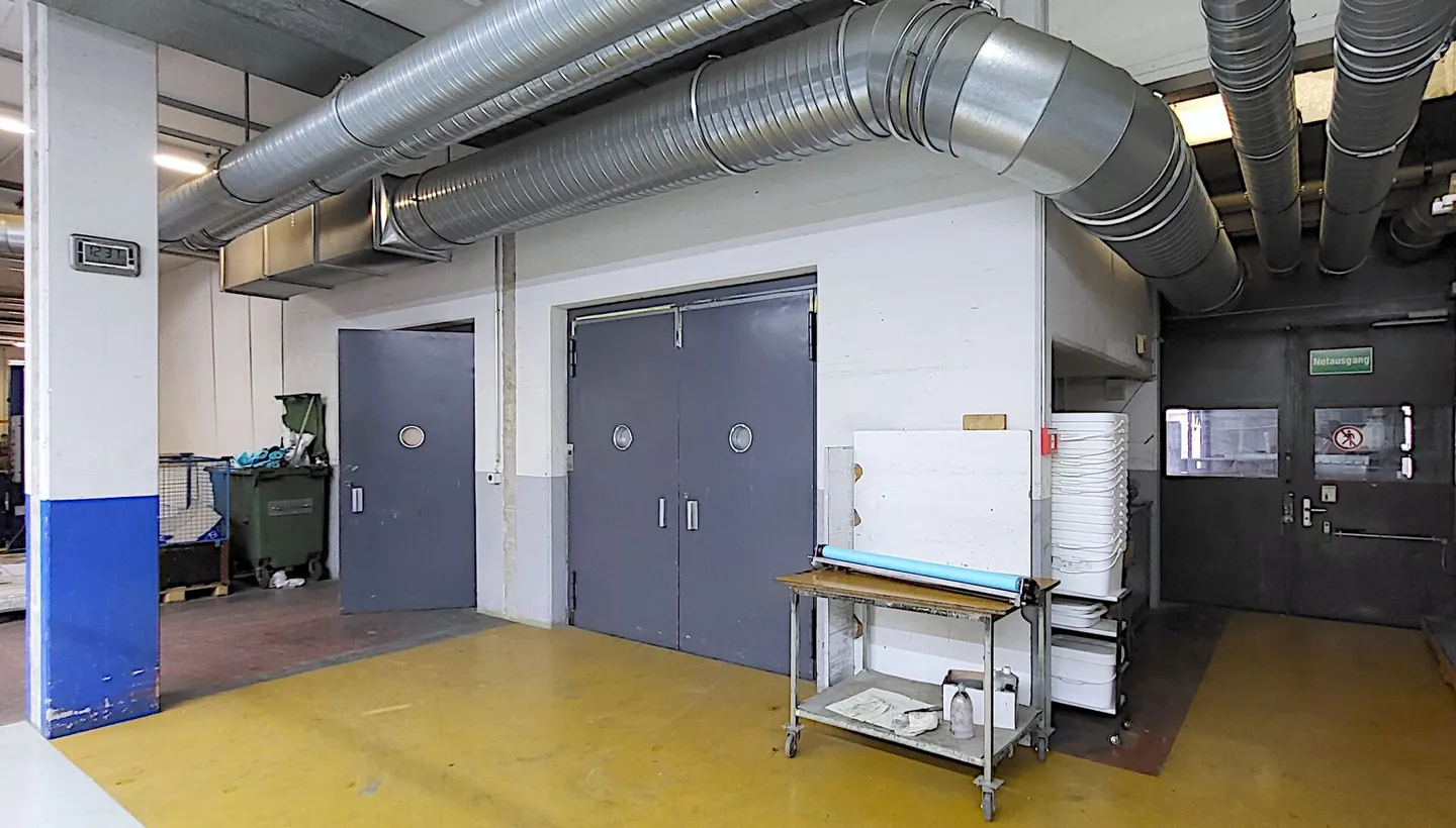 Espace commercial/production rare au rez-de-chaussée avec bureau et entrepôt - 5'000 m2 - Photo 11 sur 17