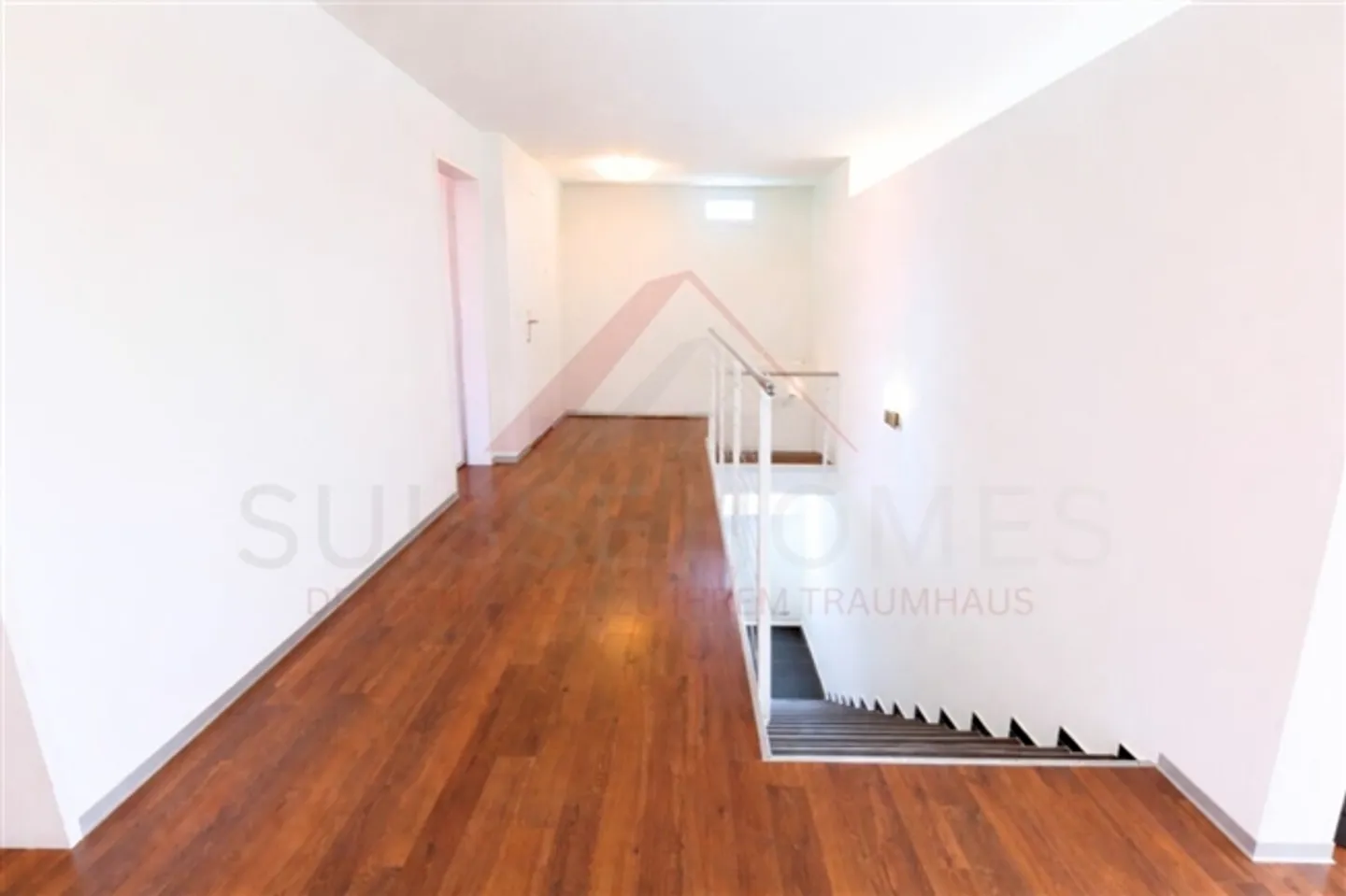 Exclusive 4.5-room penthouse apartment in Heimberg with stunning terrace - Photo 7 of 10