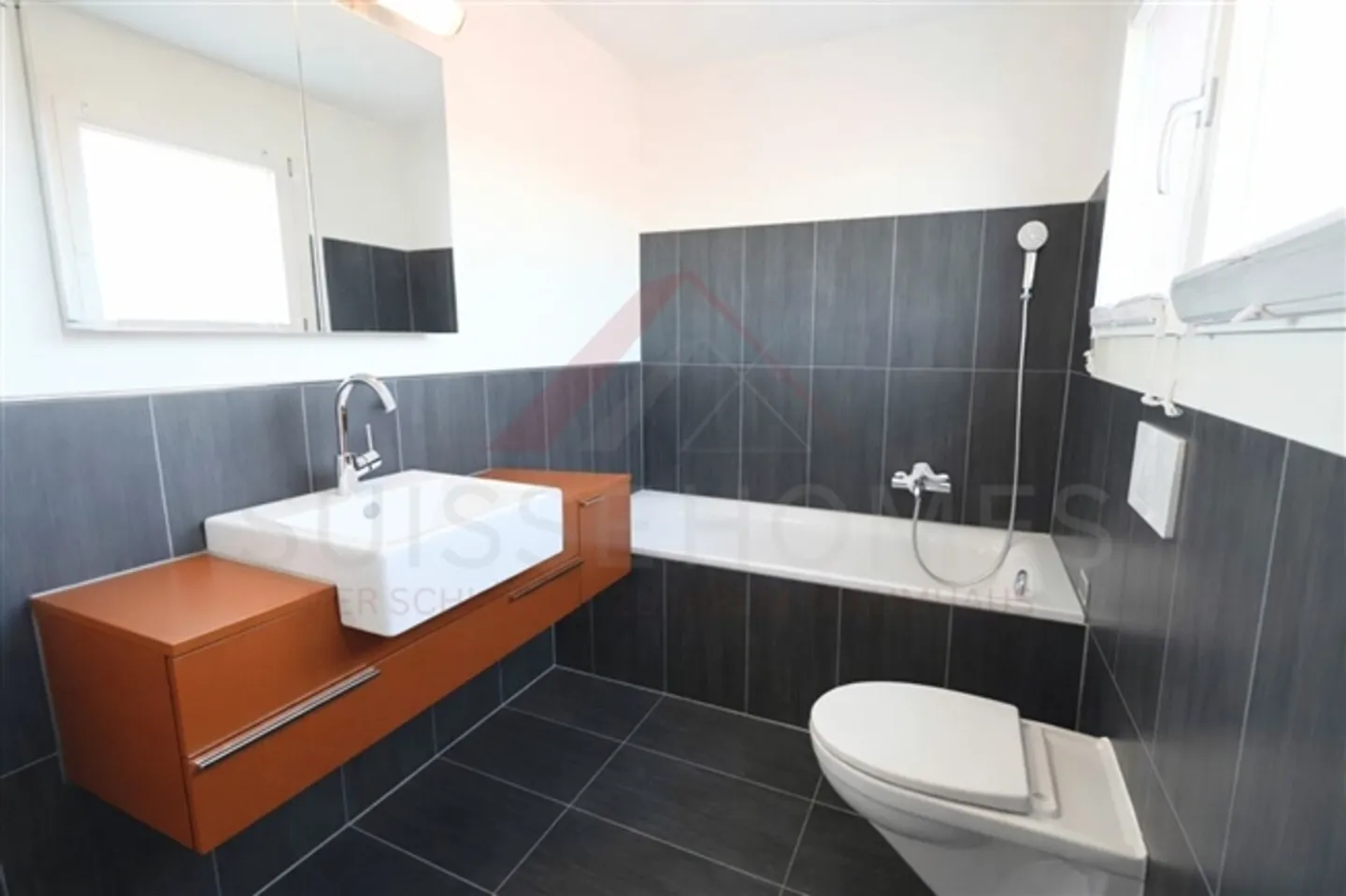 Exclusive 4.5-room penthouse apartment in Heimberg with stunning terrace - Photo 10 of 10