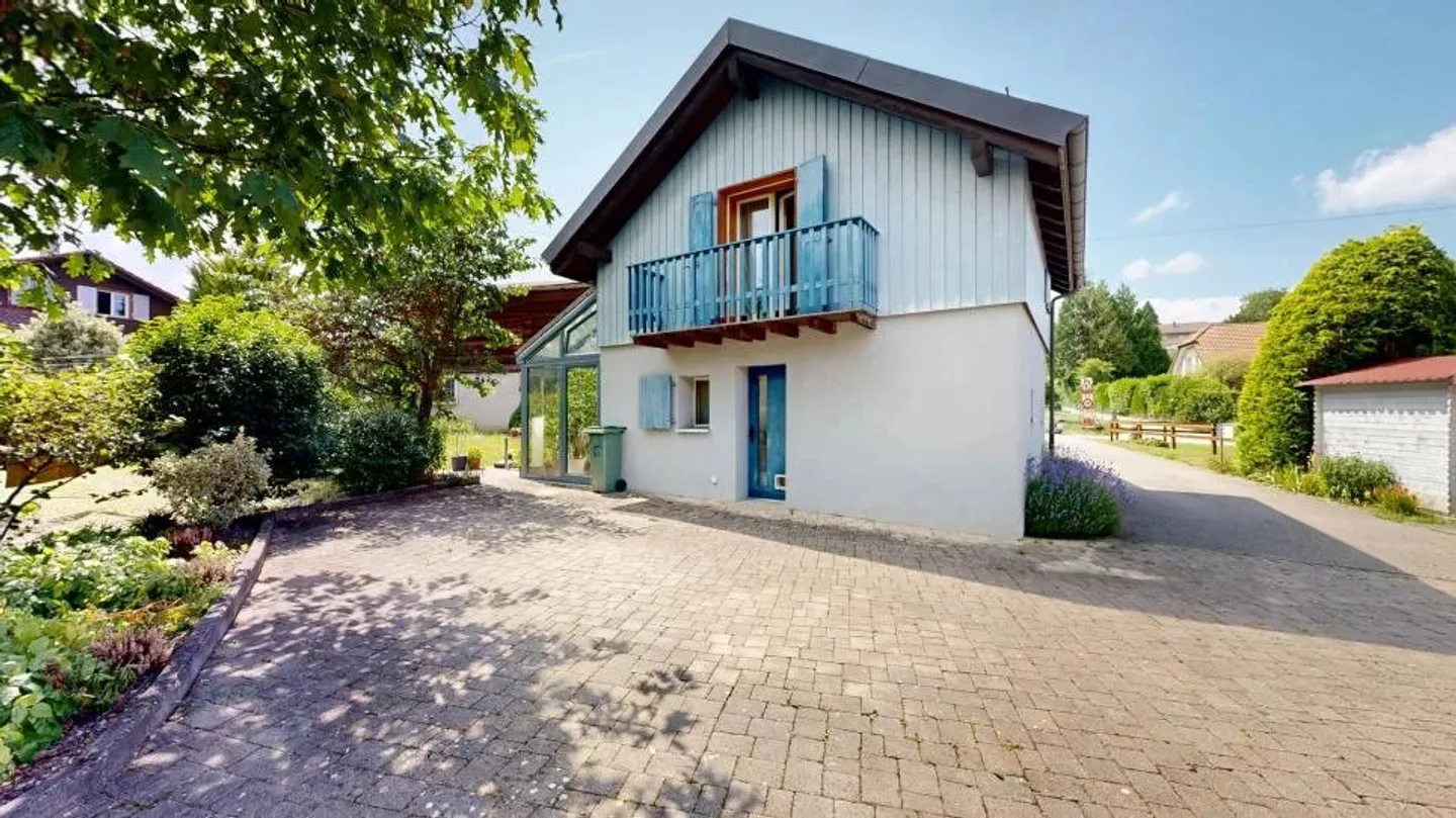 Unique villa in the heart of a renovated historic estate - Photo 1 of 8