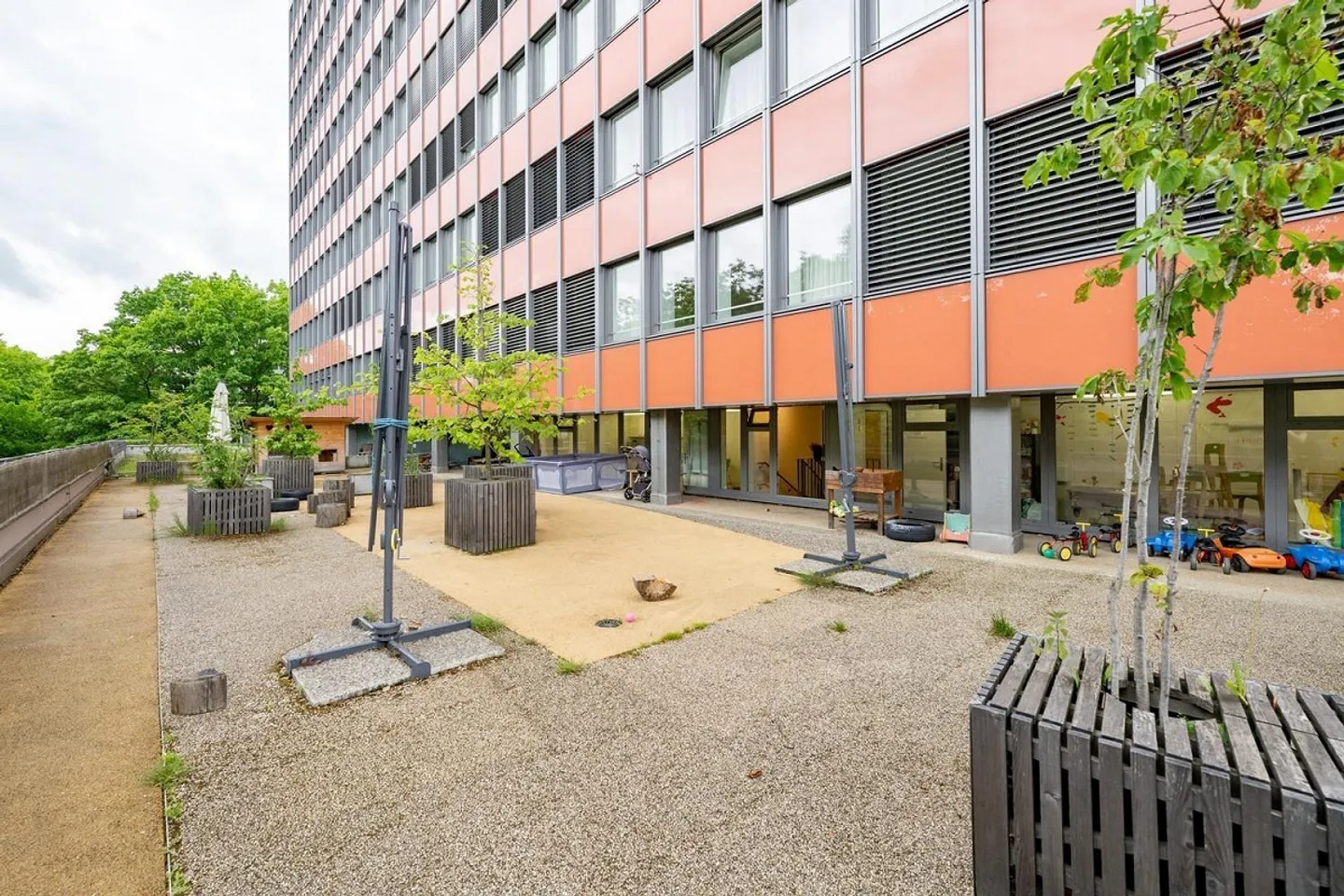 Espace commercial flexible dans un emplacement central idéal pour une crèche, un bureau ou... - Photo 8 sur 10