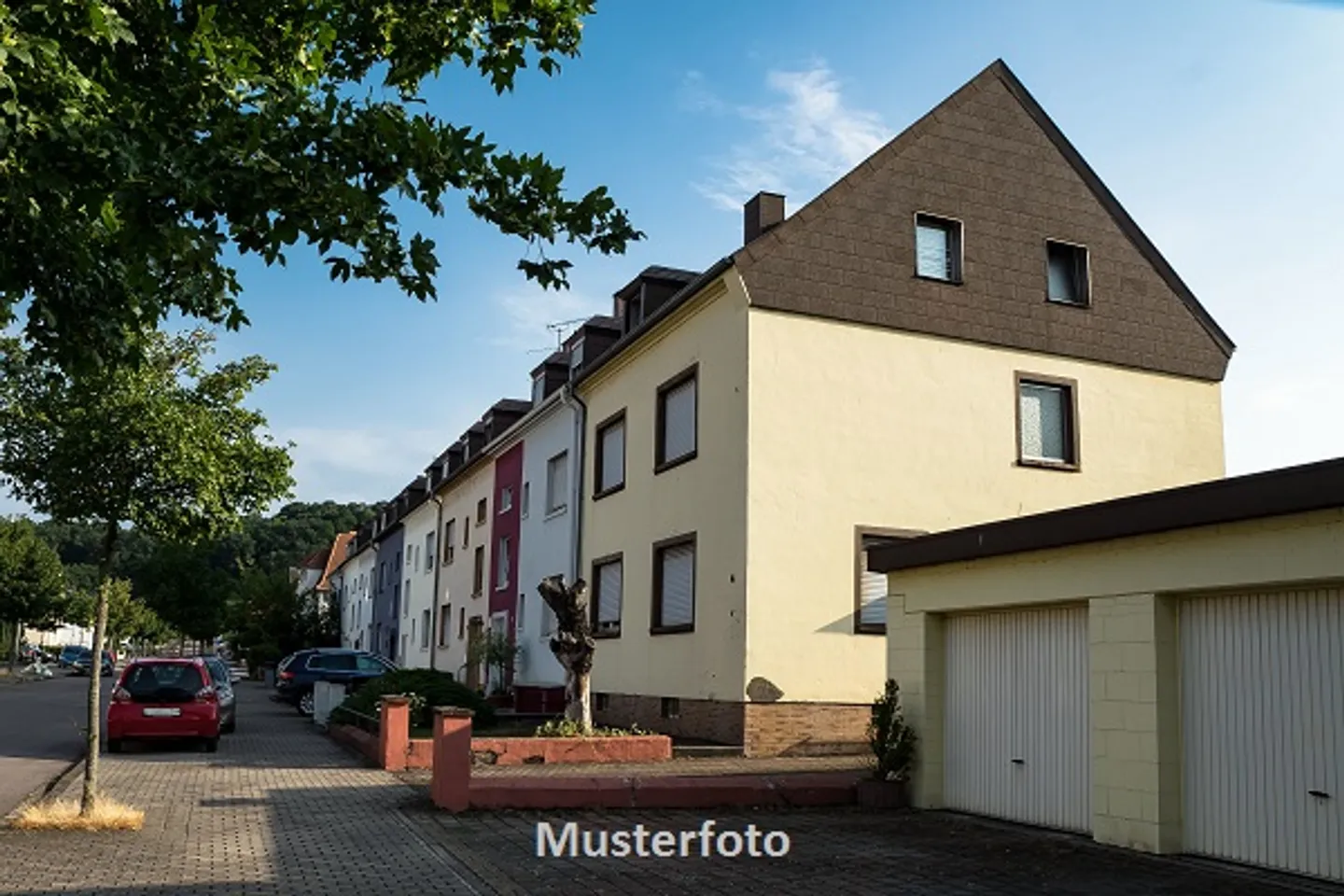 Stepped house for sale - Photo 1 of 13