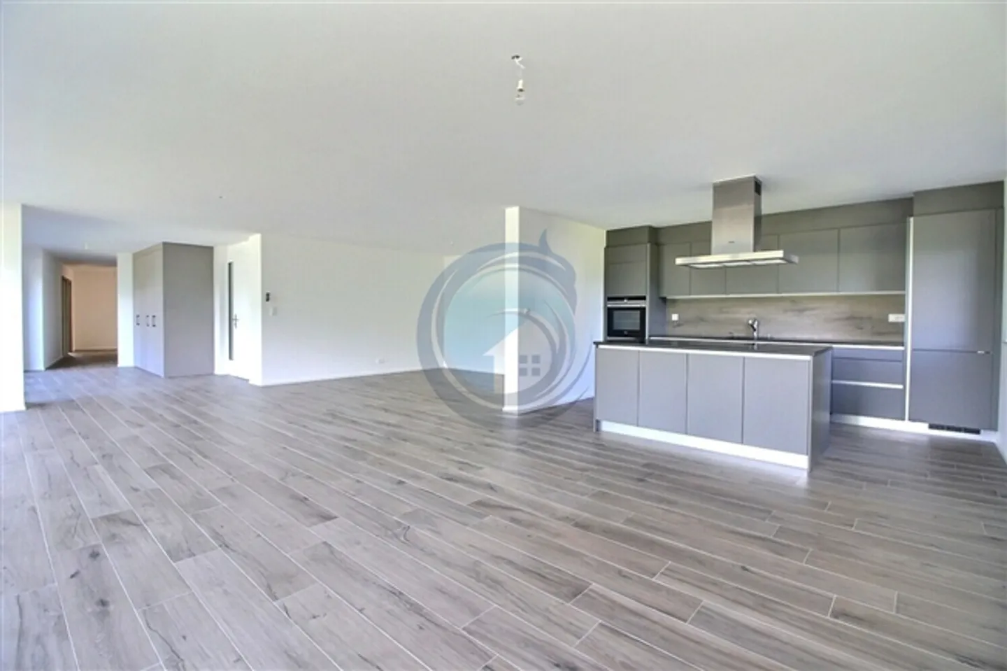 Spacious 4.5-room apartment on the garden level - Photo 5 of 14