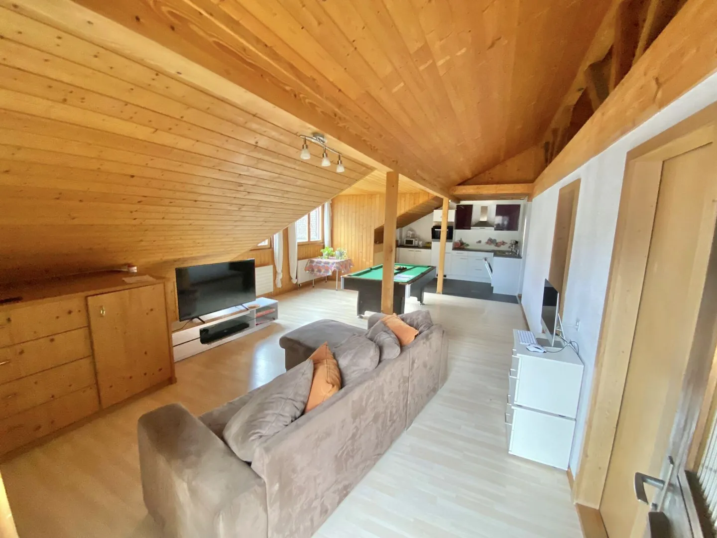 MEHRFAMILIENHAUS MIT POTENTIAL IN OBERBURG - Foto 3 von 8