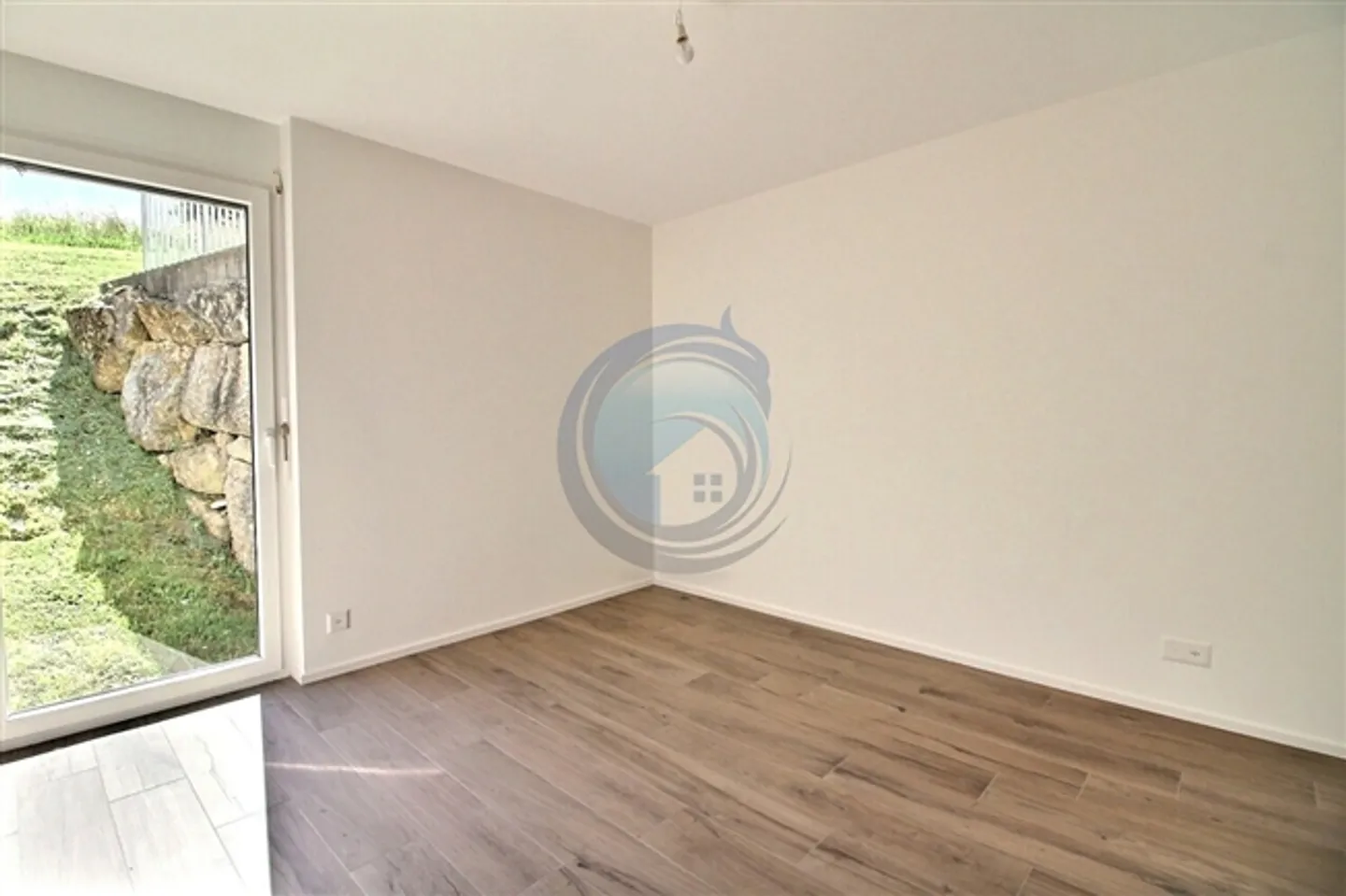 Spacious 4.5-room apartment on the garden level - Photo 13 of 14