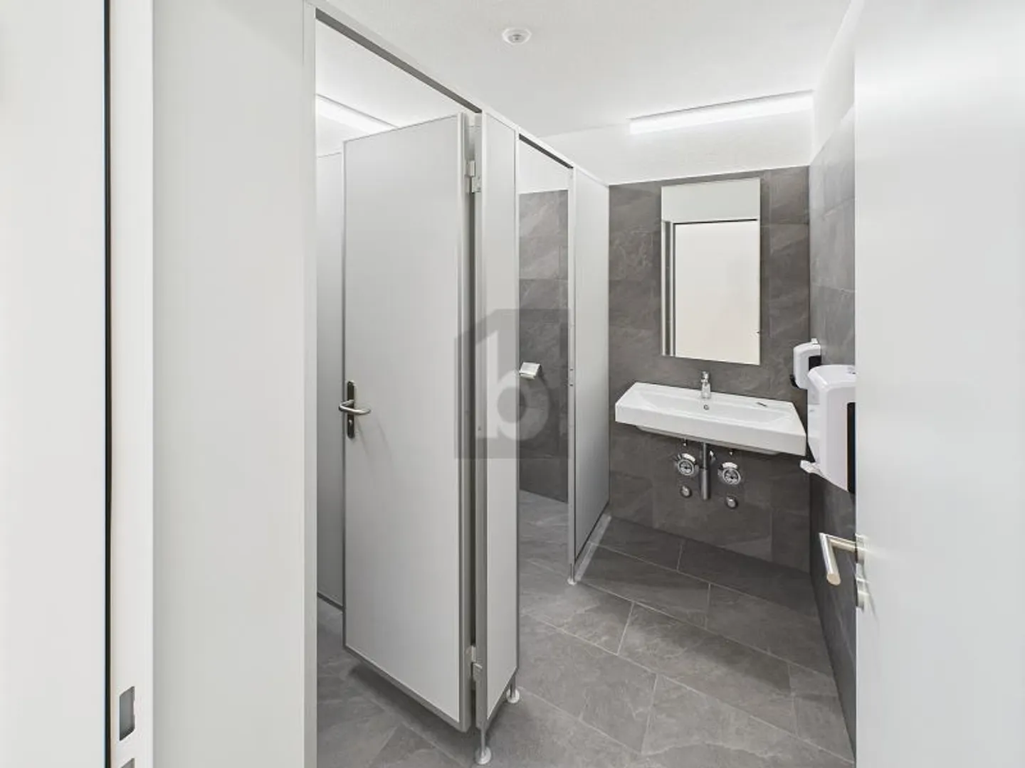 Modern Office Space in Münchenstein - Photo 5 of 6