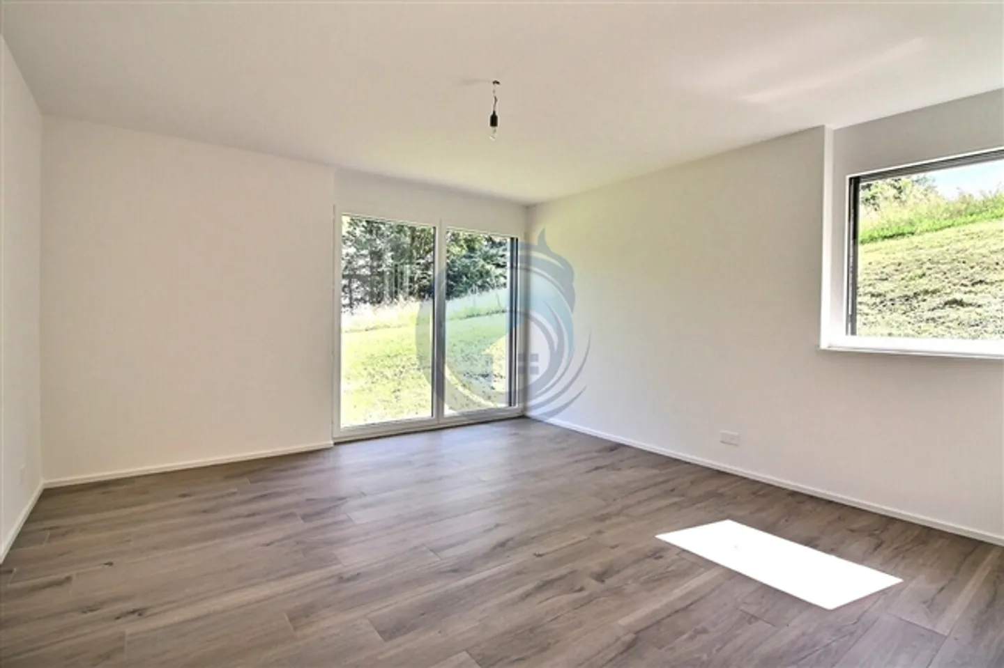 Spacious 4.5-room apartment on the garden level - Photo 9 of 14