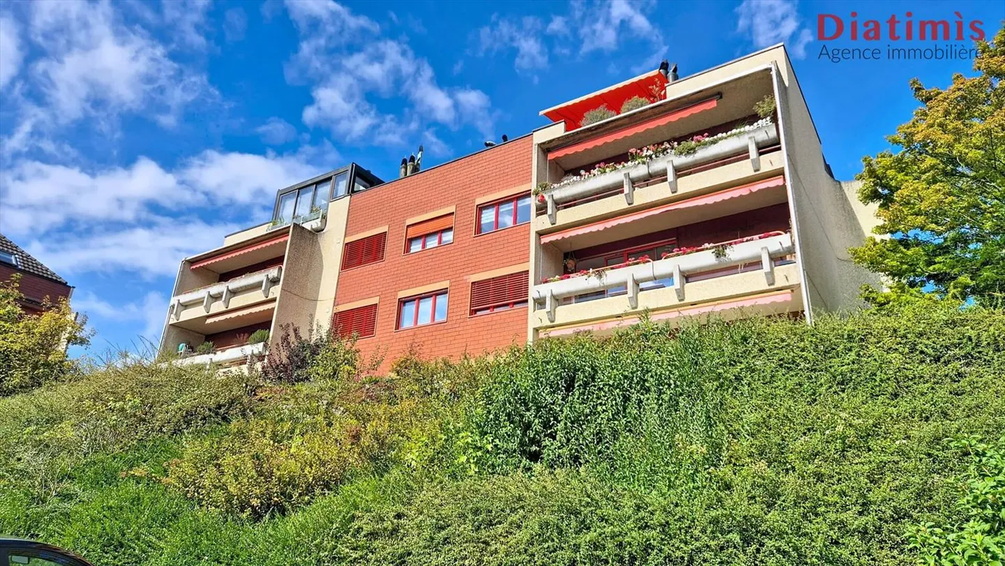 Duplex spazioso di 3,5 stanze con vista eccezionale - Foto 12 di 12