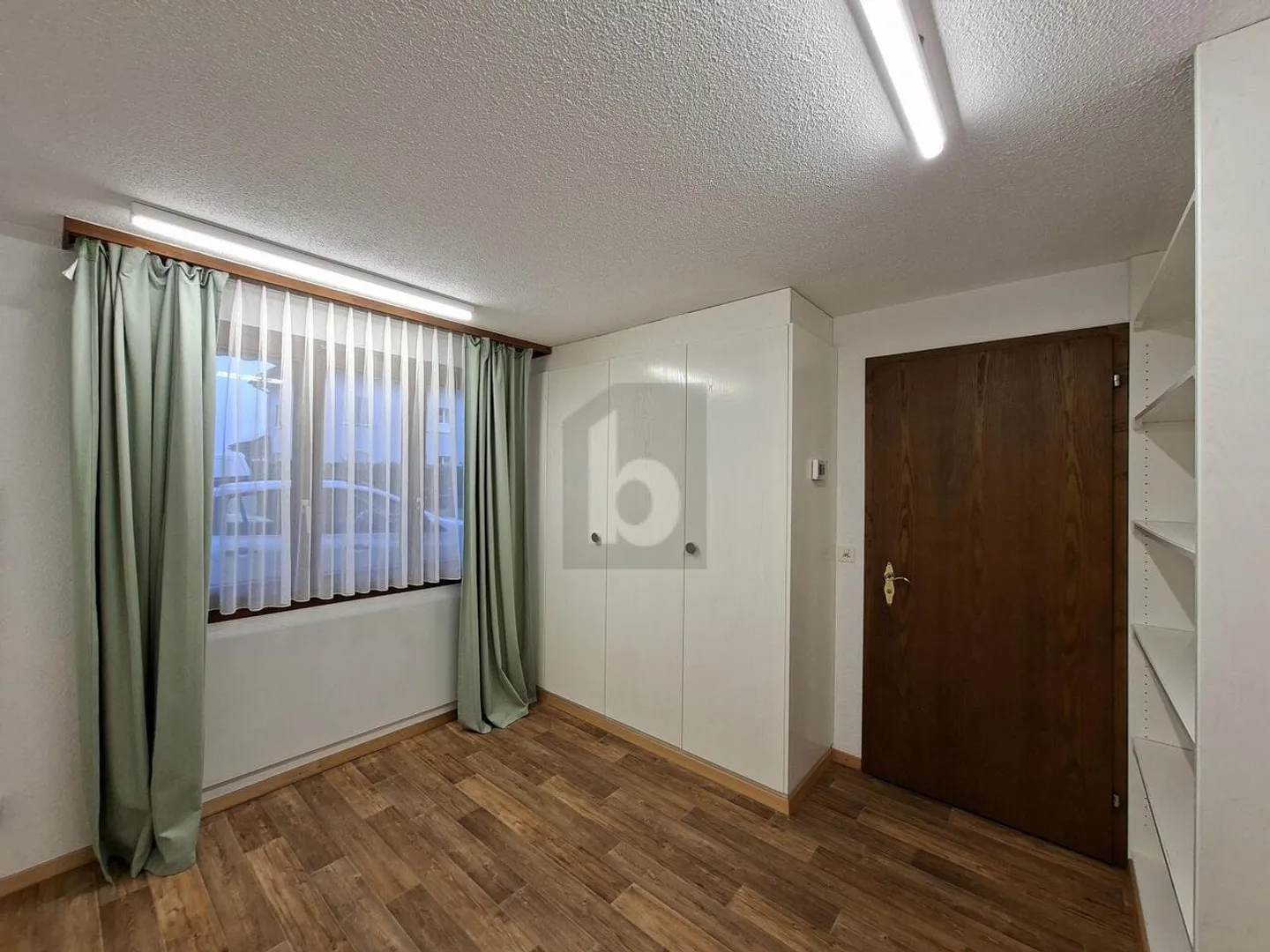 VOTRE NOUVEL EMPLACEMENT D'ENTREPRISE - Photo 3 sur 6