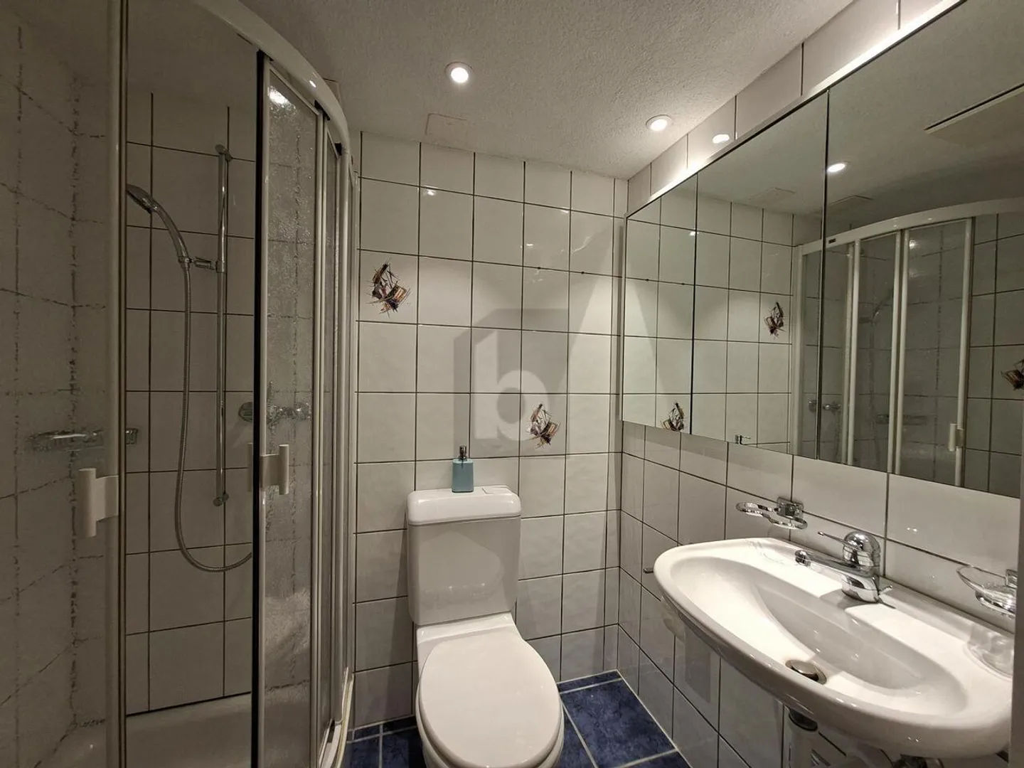 VOTRE NOUVEL EMPLACEMENT D'ENTREPRISE - Photo 5 sur 6