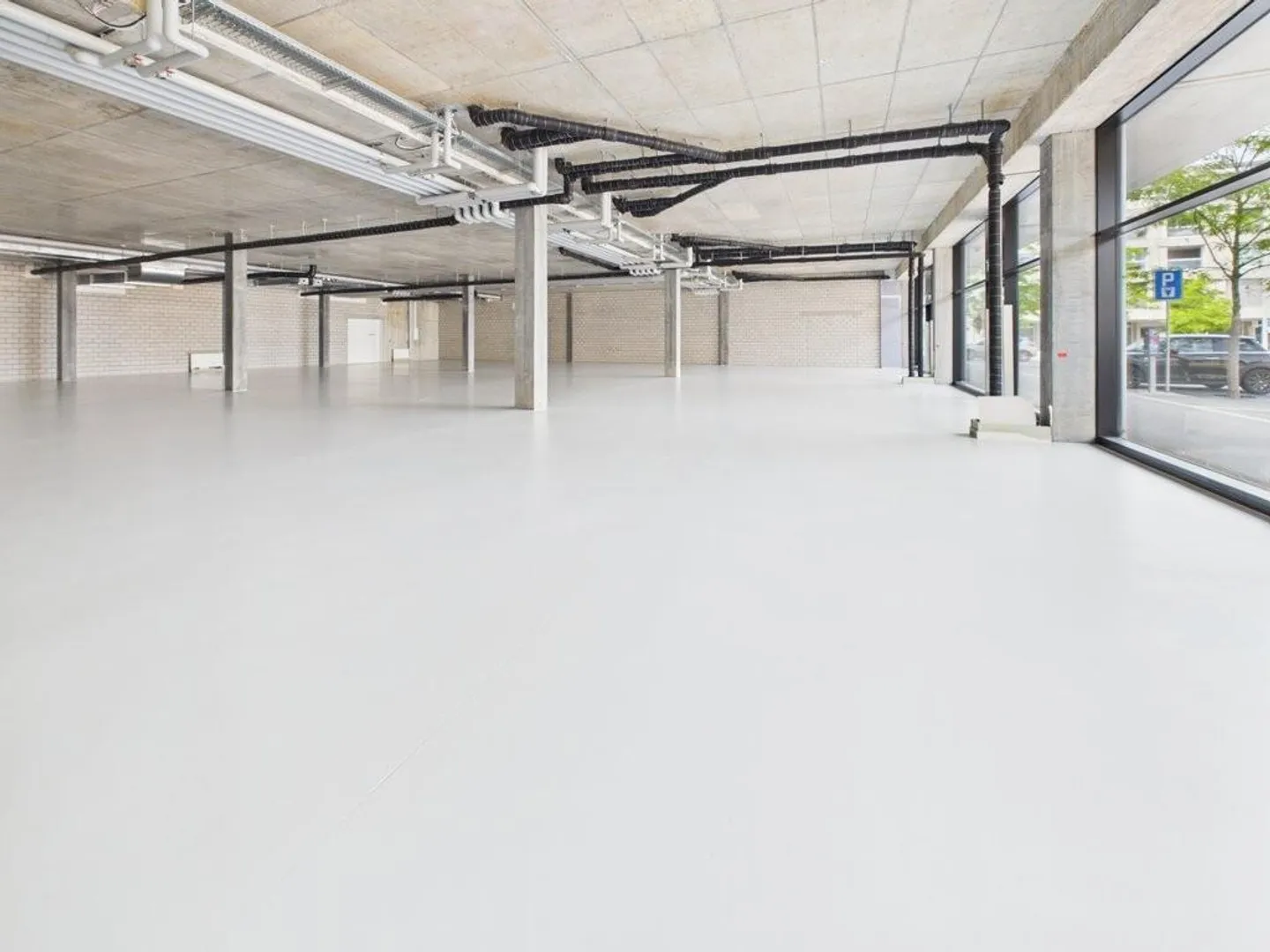 Espace de bureau/magasin attrayant et prêt à emménager - Photo 5 sur 10