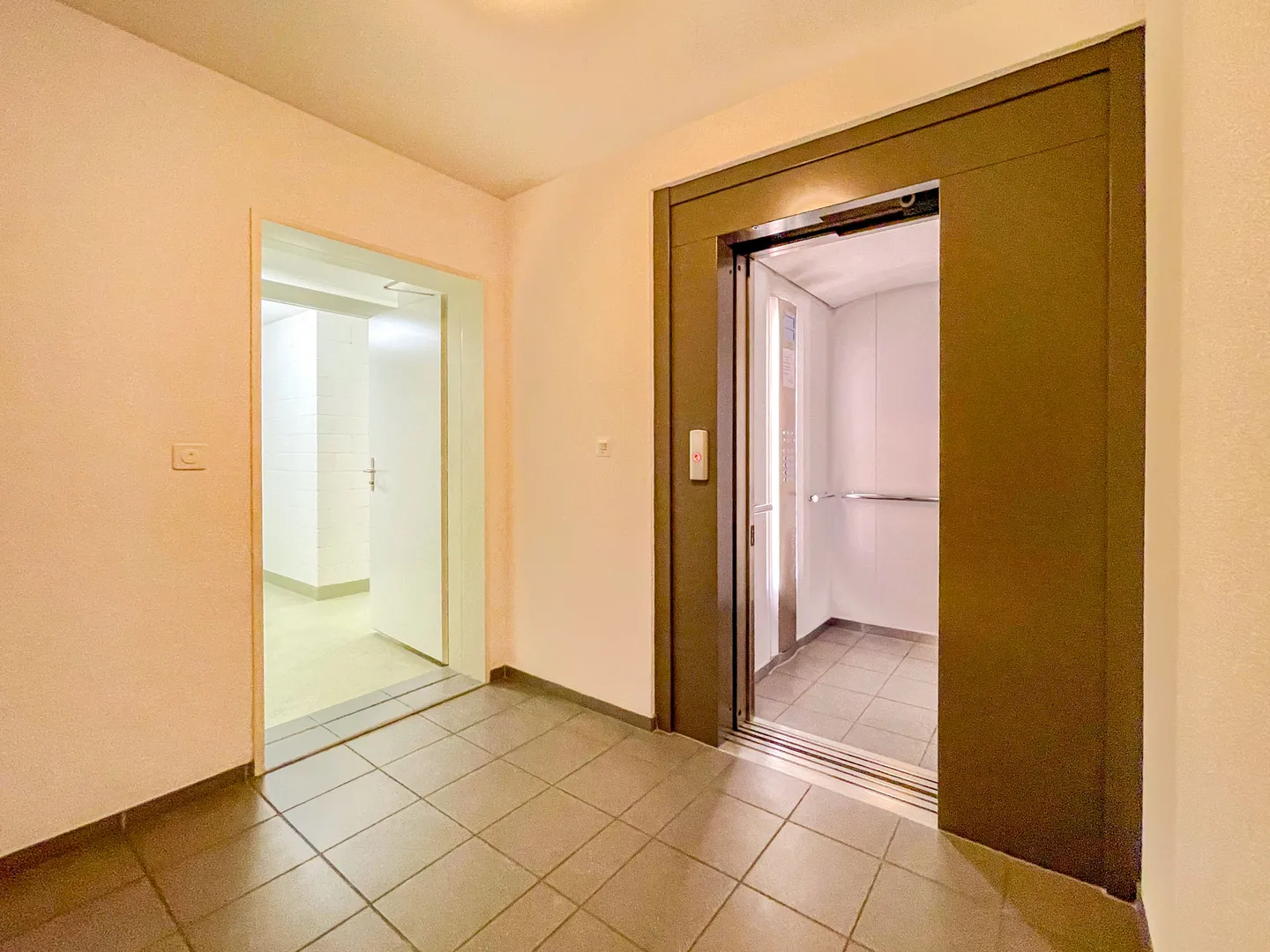 16m² Storage Room / Dispersion Room in Binningen (Basel) - Photo 6 of 7