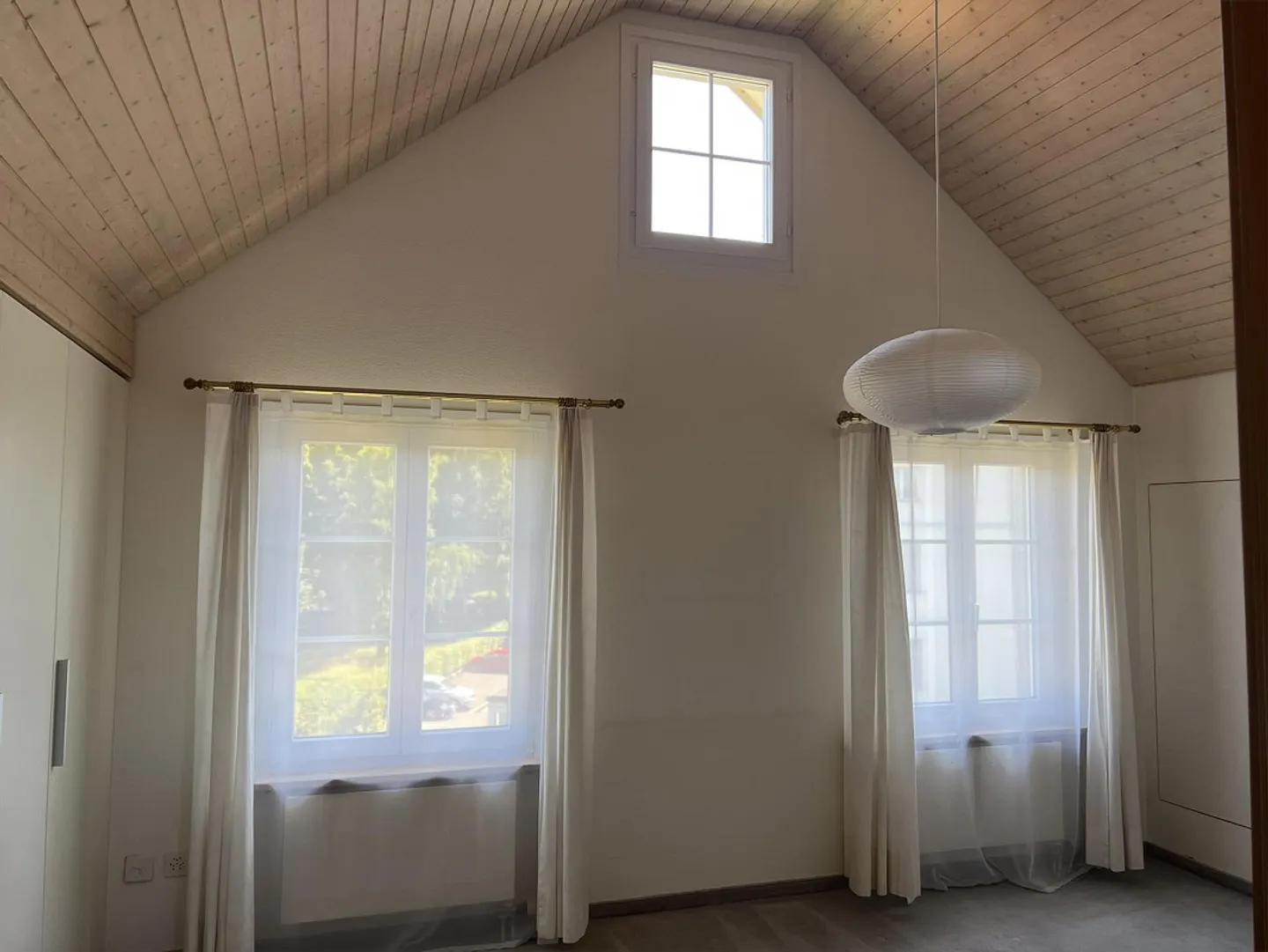 Charmante maisonette de 5,5 pièces avec cheminée et grand balcon - Photo 5 sur 10