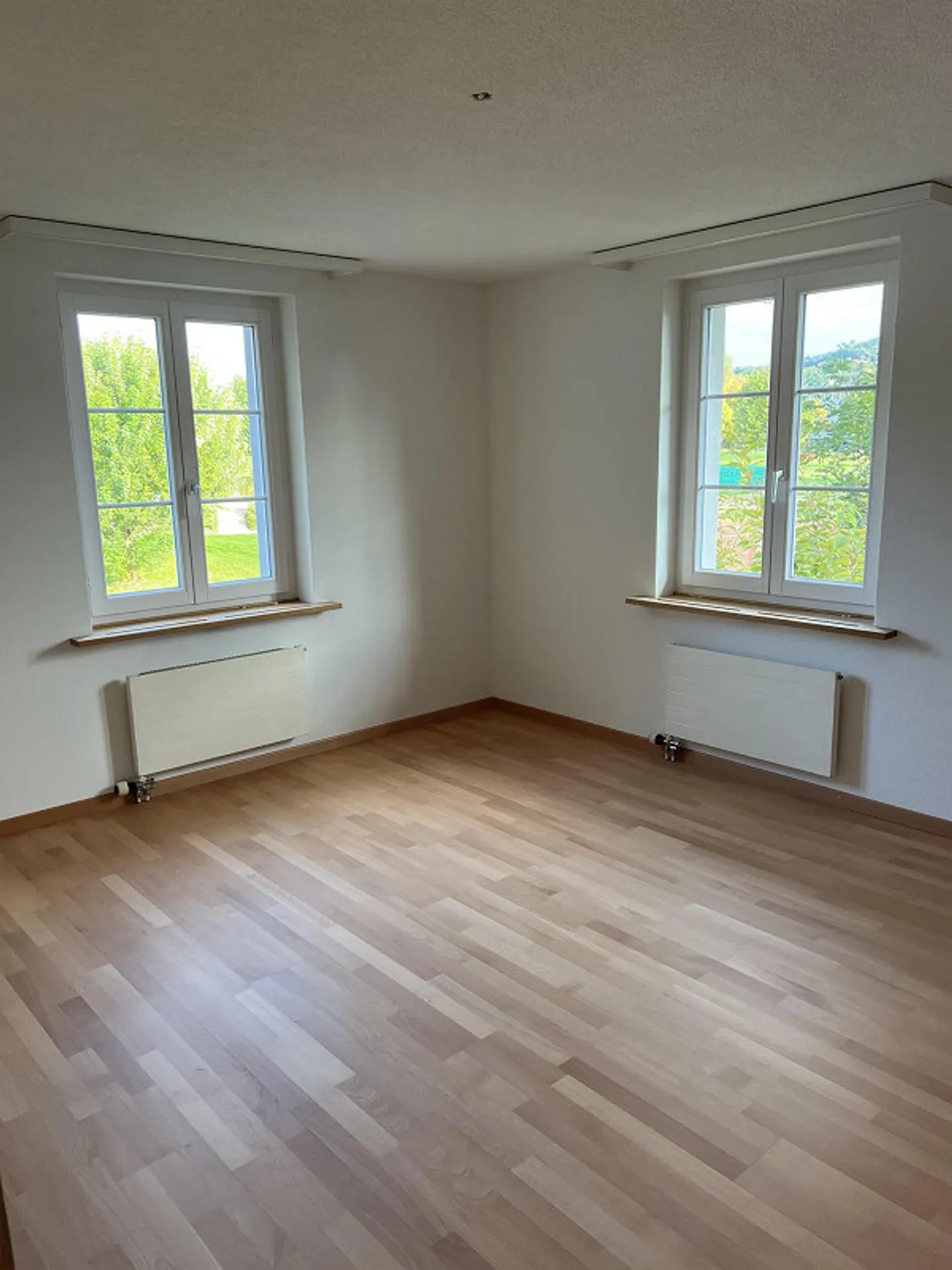 Charmante maisonette de 5,5 pièces avec cheminée et grand balcon - Photo 6 sur 10