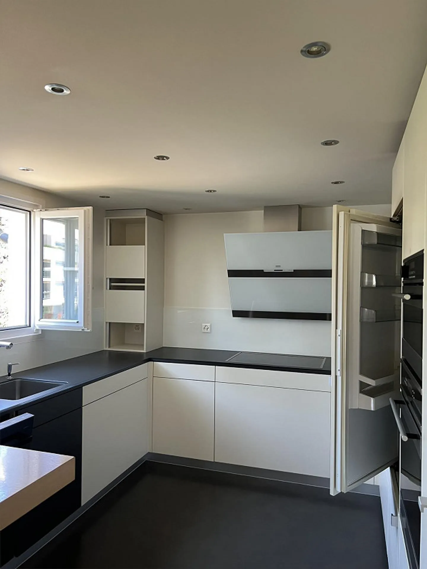 Charmante maisonette de 5,5 pièces avec cheminée et grand balcon - Photo 9 sur 10