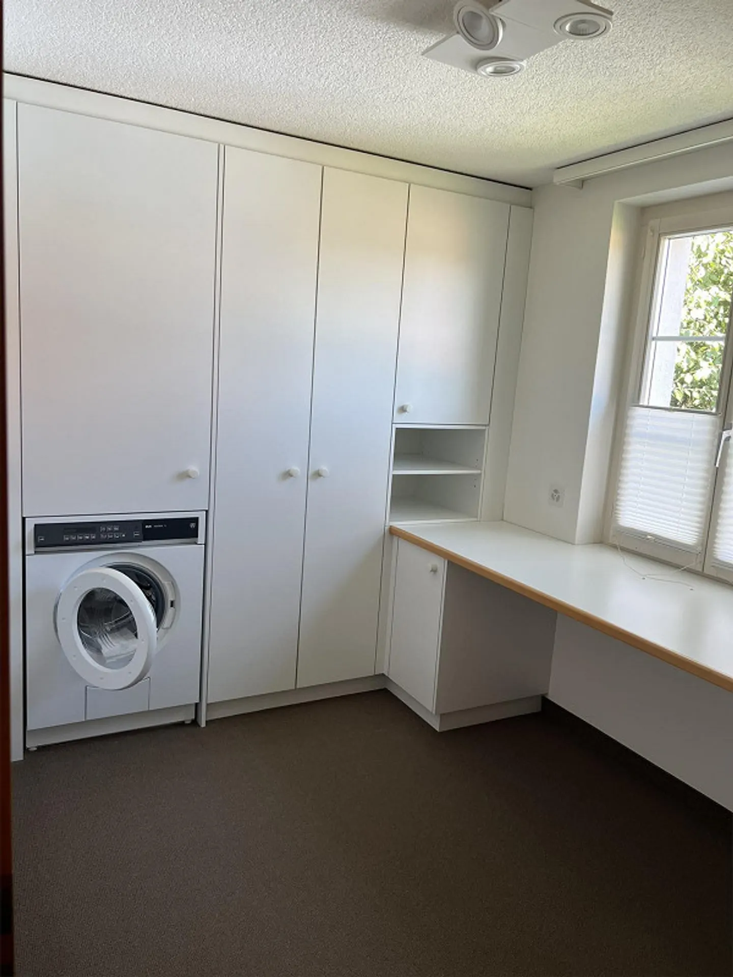 Charmante maisonette de 5,5 pièces avec cheminée et grand balcon - Photo 10 sur 10