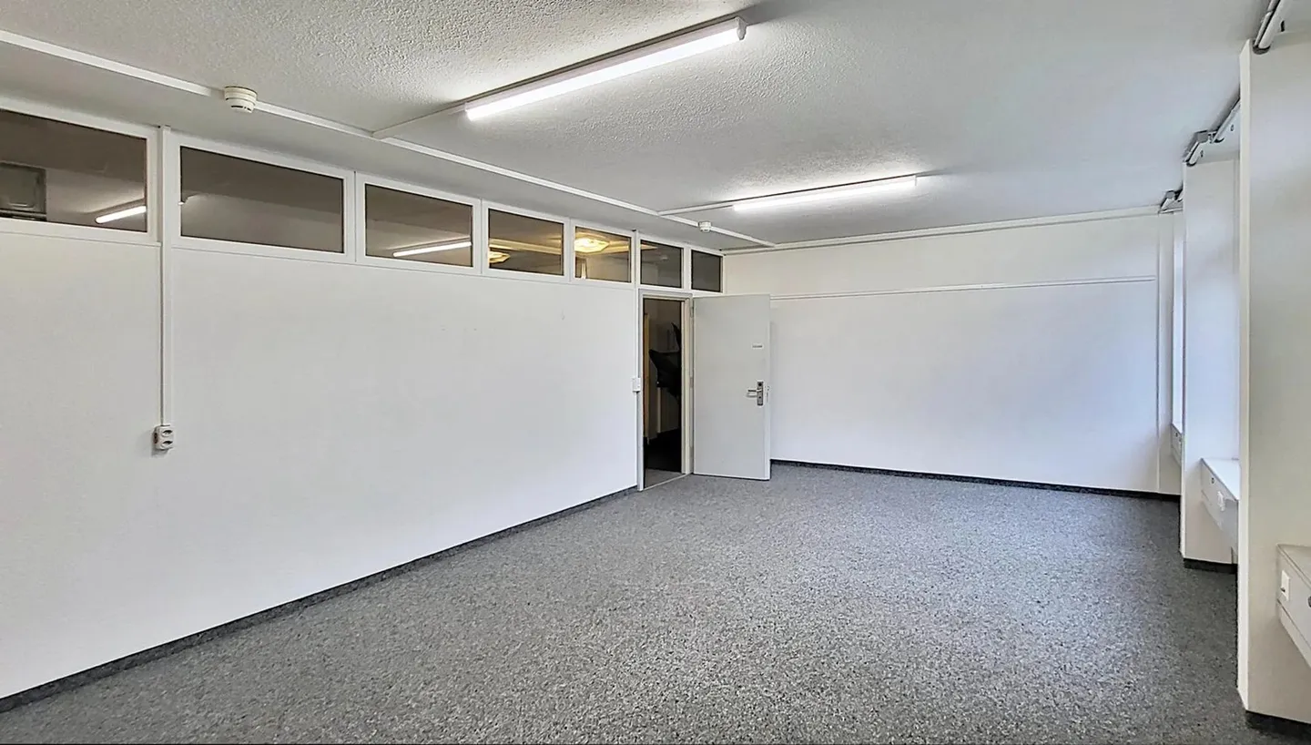 Commercial for rent, Eichtalstrasse 55 (Hombrechtikon, Switzerland) - Foto 1 von 7