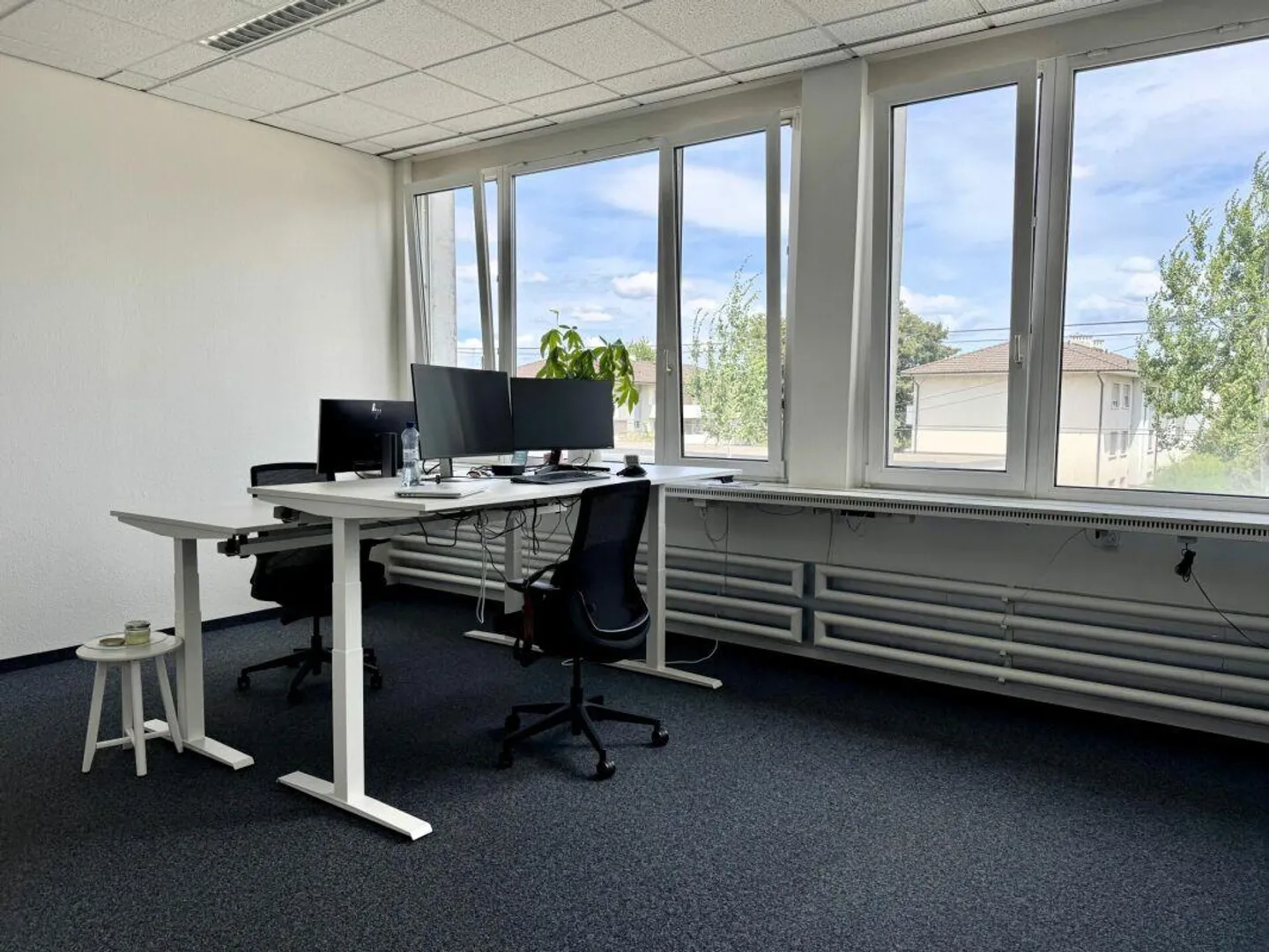 Espace de bureau de 130 m² incluant des places de parking à louer - Photo 5 sur 12
