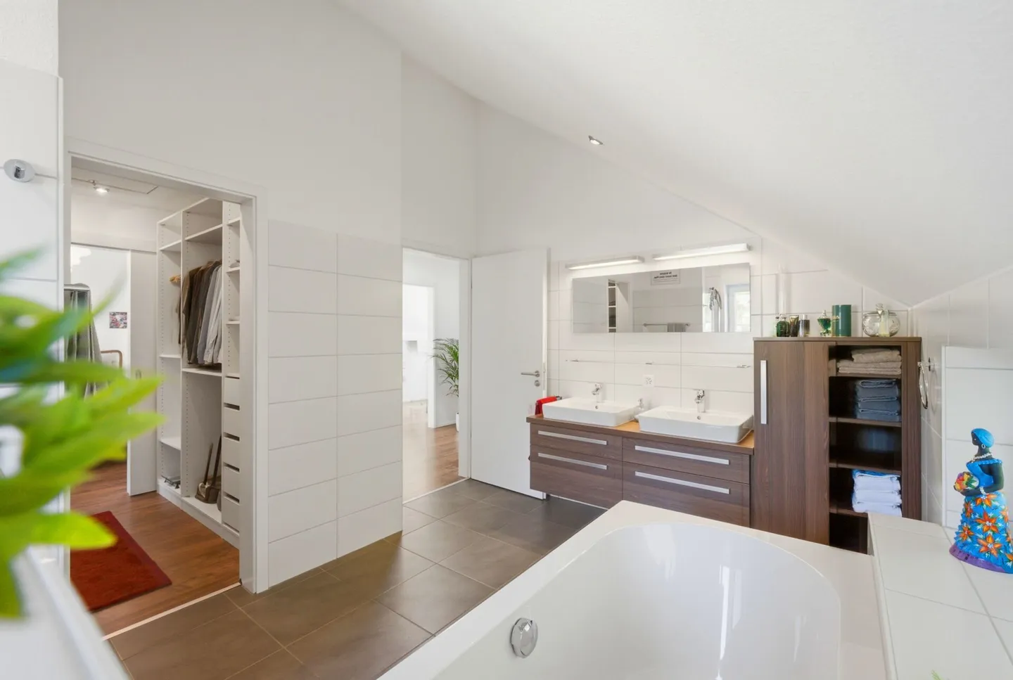 Sustainable Living with a View in Läufelfingen - Photo 8 of 13