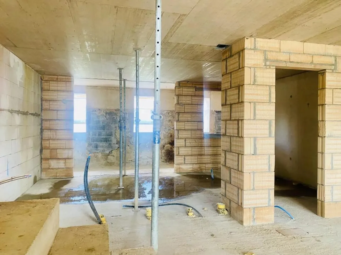 Ferme en cours de rénovation - Duplex combles au cachet et charme accentué par d - Photo 7 sur 11