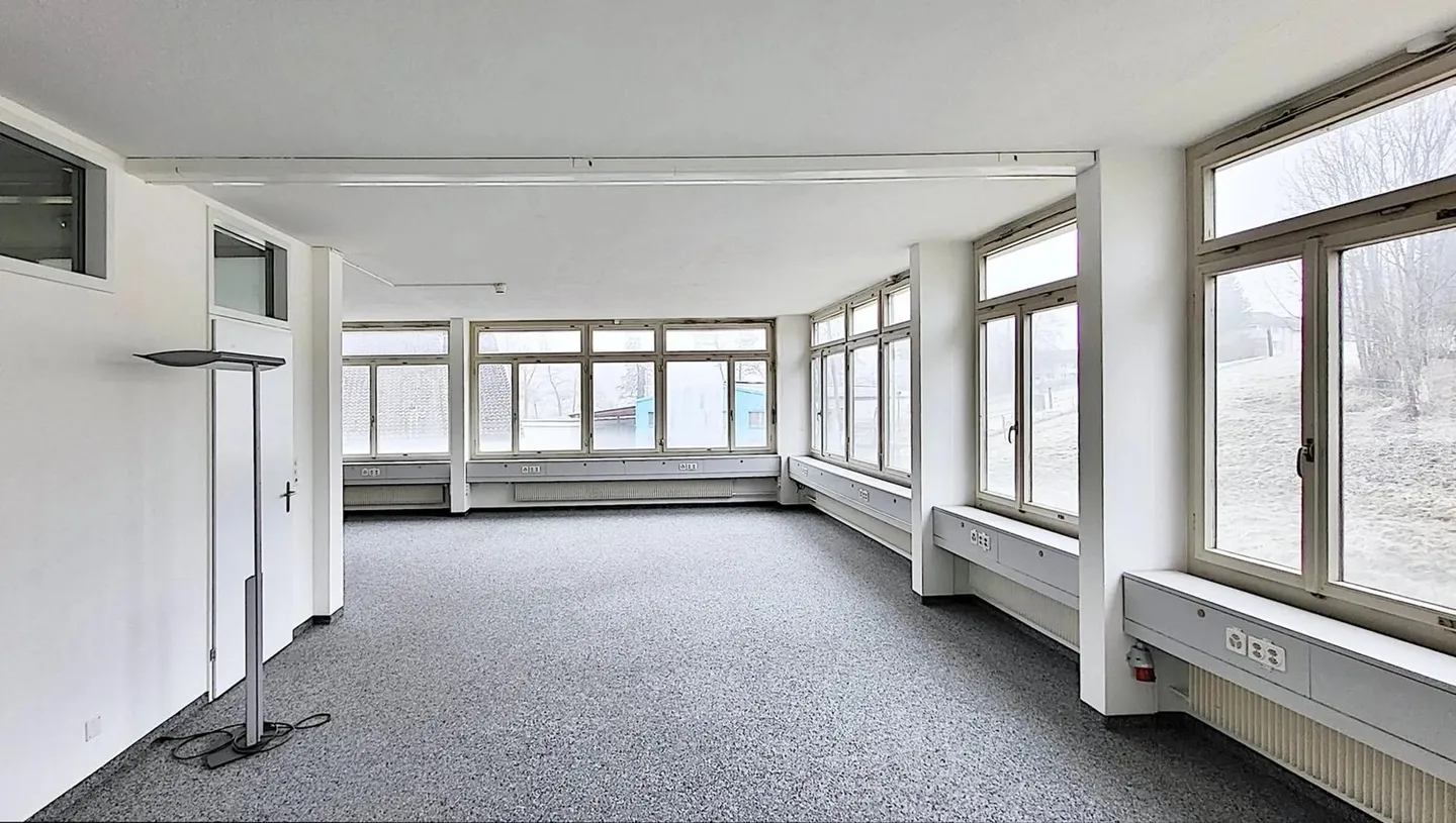 Commercial for rent, Eichtalstrasse 55 (Hombrechtikon, Switzerland) - Foto 3 von 7