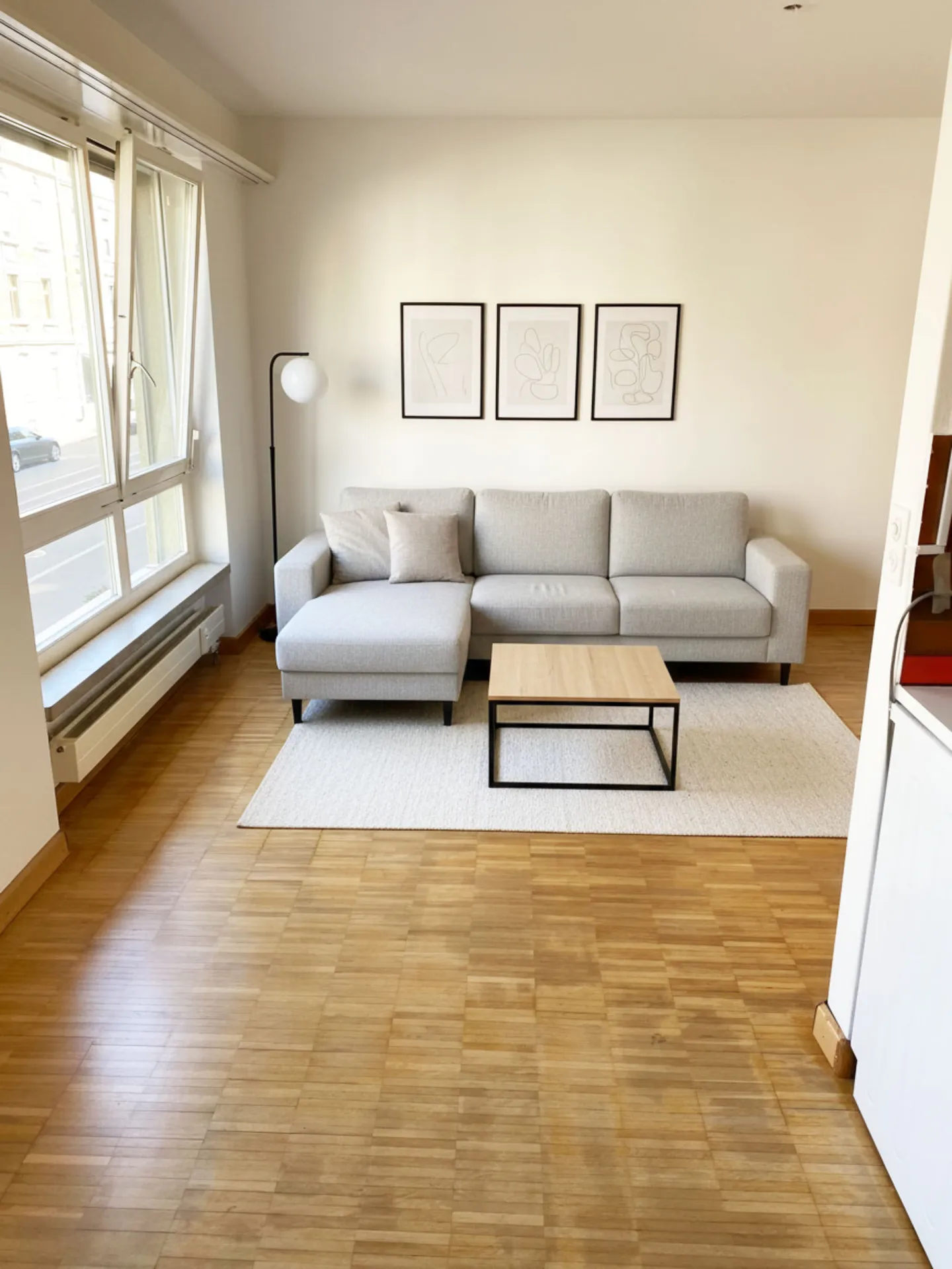 Charming 2.5-Room Apartment - Photo 2 of 10