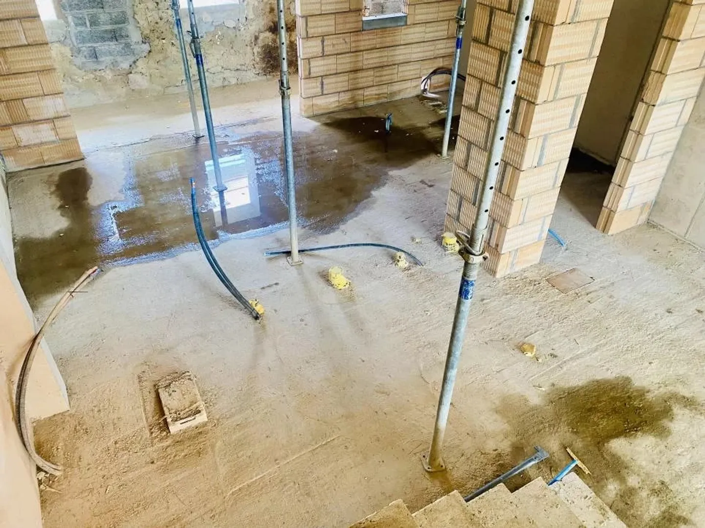 Ferme en cours de rénovation - Duplex combles au cachet et charme accentué par d - Photo 9 sur 11