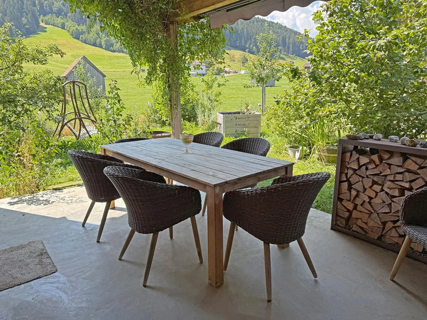 Well-maintained wooden house - living naturally. - Photo 3 of 27