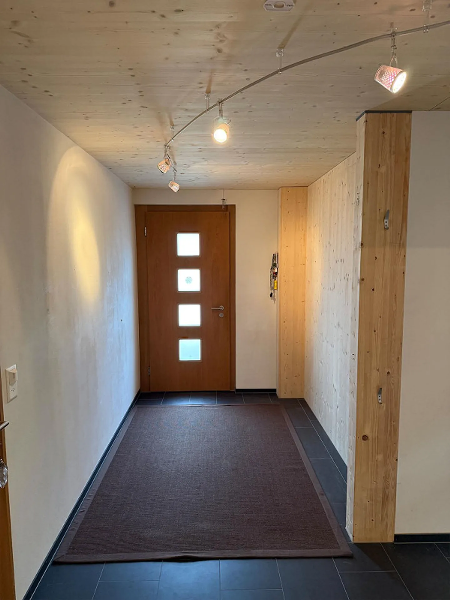 Well-maintained wooden house - living naturally. - Photo 7 of 27
