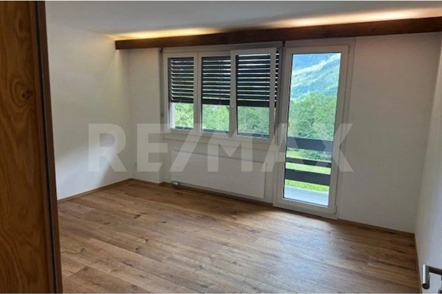 3½ Room Apartment with Great View - Photo 4 of 9