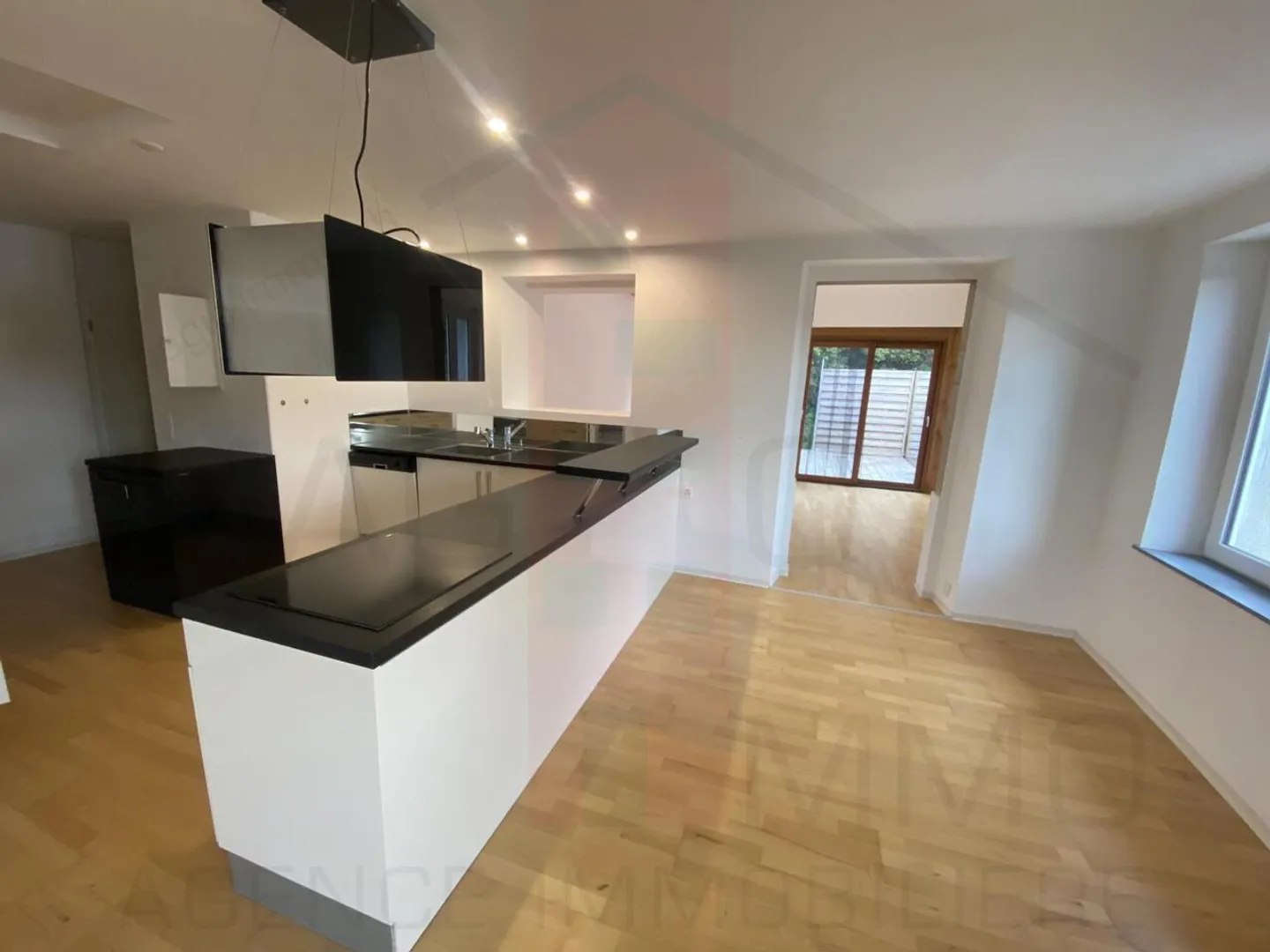 Bright apartment with terrace in Fontenais - Photo 4 of 8