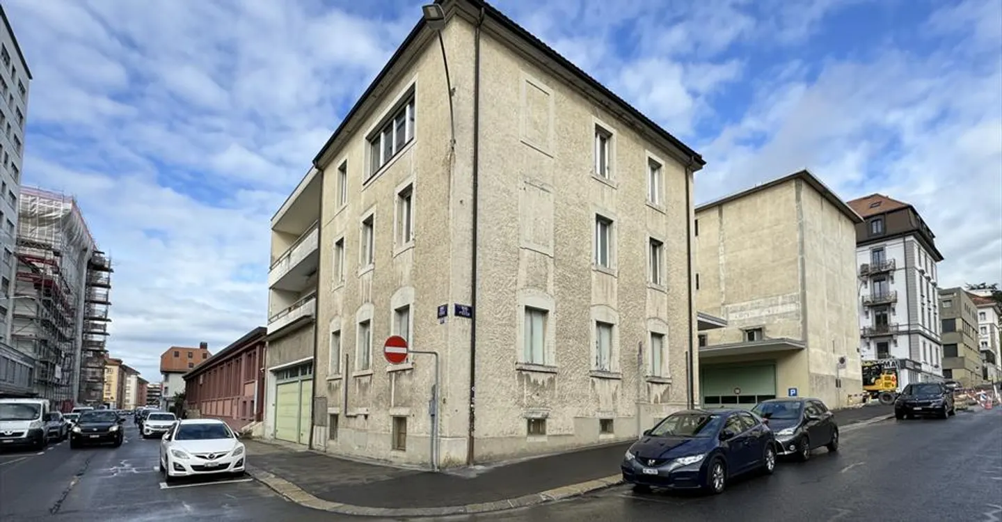 Edificio a uso misto - Foto 1 di 8