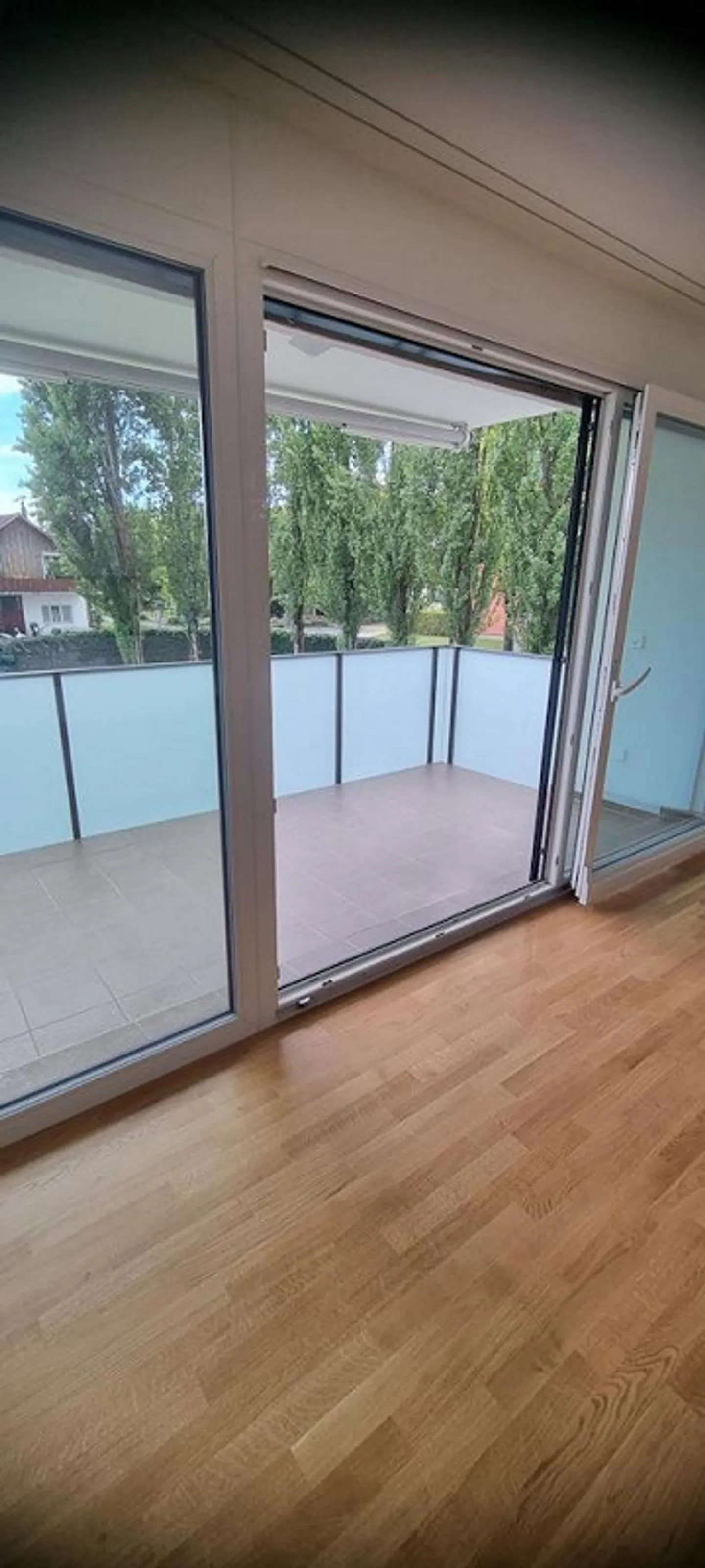 Great 2.5-room apartment in a park-like setting and central - Photo 4 of 7