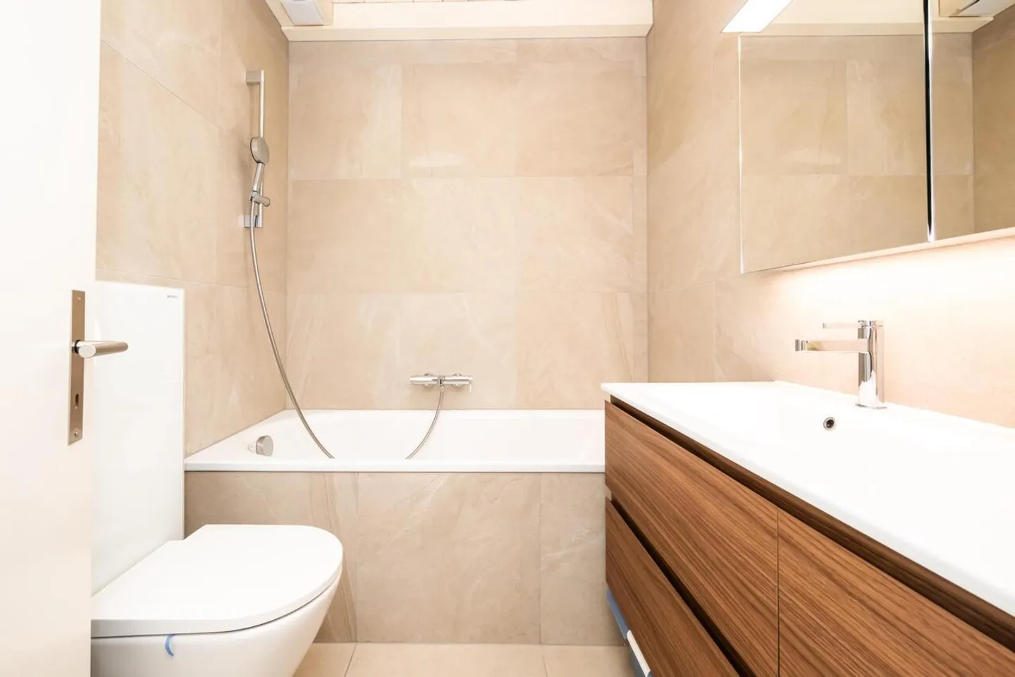 Incantevole villa adiacente, giardino e terrazza - Foto 10 di 10