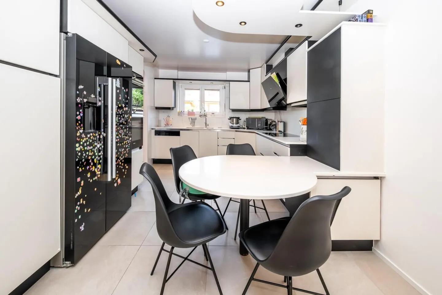 Incantevole villa adiacente, giardino e terrazza - Foto 4 di 10