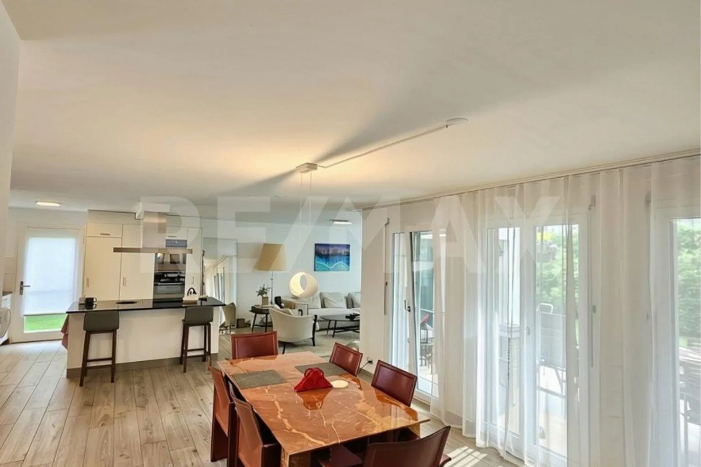 Maison de rêve avec beaucoup d'espace : maison d'angle de 5,5 pièces avec jardin et grande terrasse, 8953 Dietikon ZH - Photo 2 sur 13