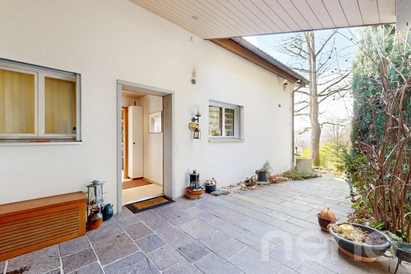 Paradis familial sur le versant sud avec vue et terrain à bâtir - Photo 3 sur 12