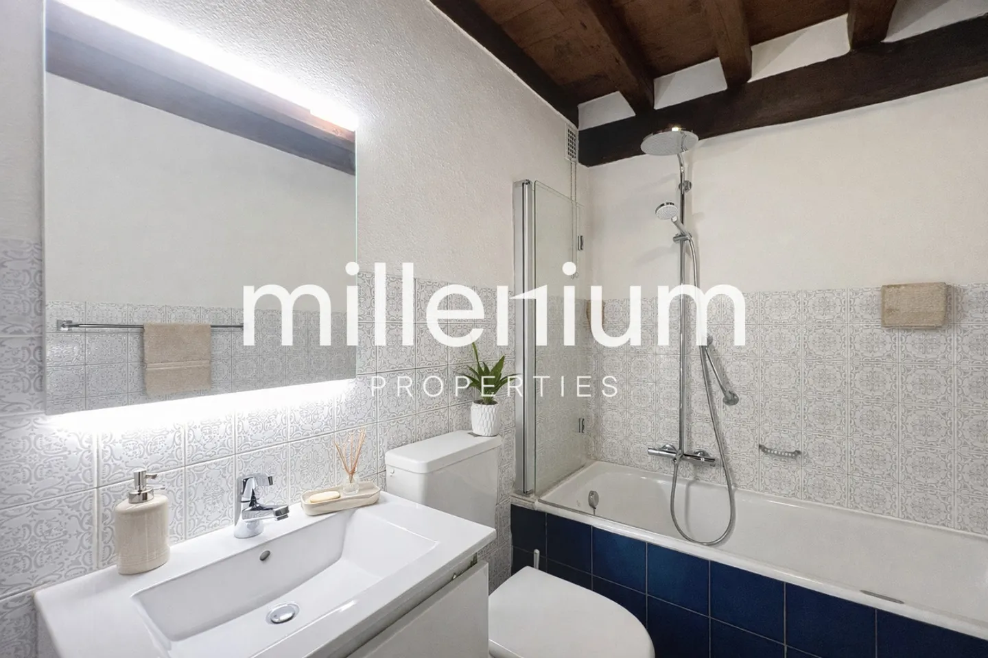 Casa di charme con giardino alberato a Collex - Foto 9 di 19