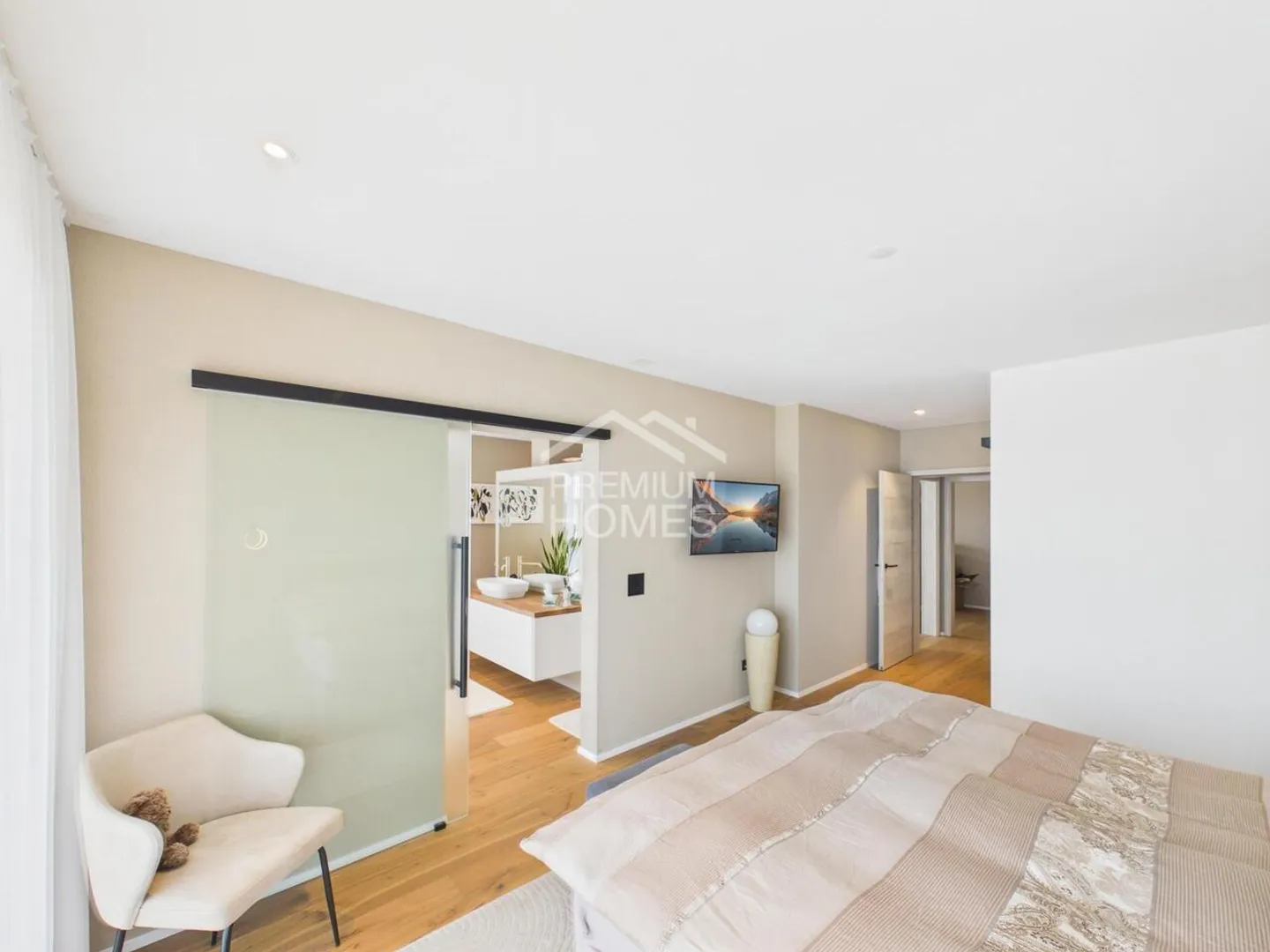 A residence for the highest demands. A view for eternity - Photo 10 of 13
