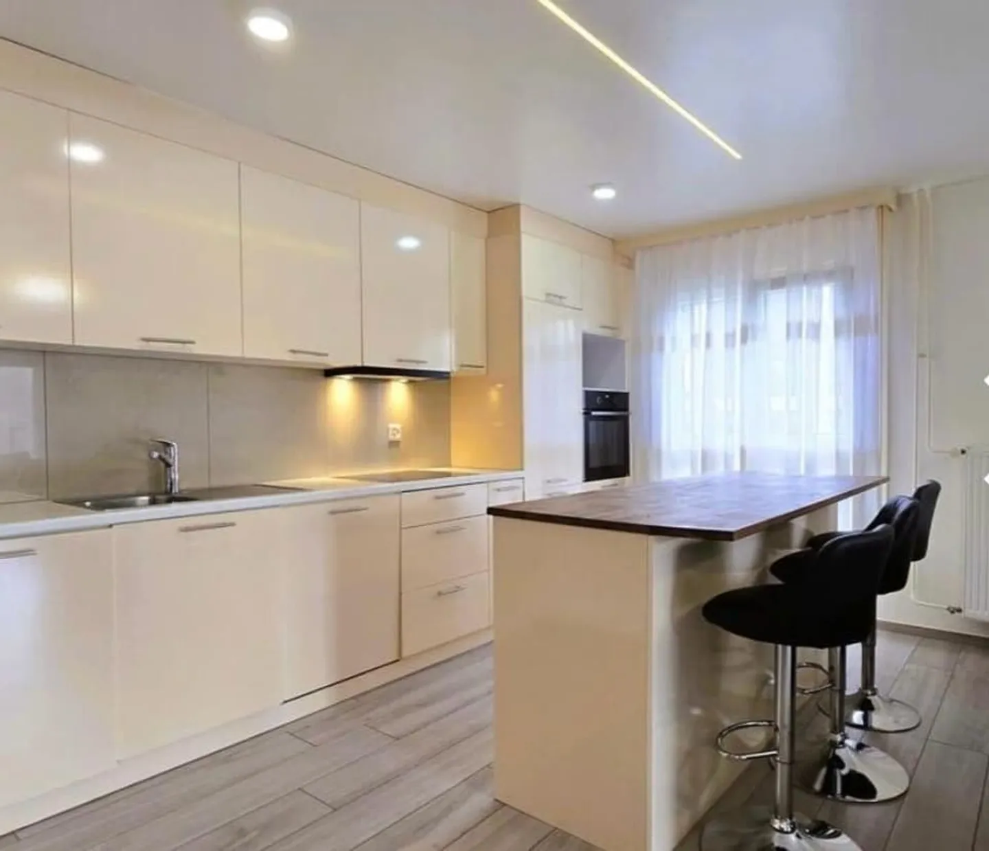 For sale in Romont - Superb 3.5-room apartment with large private garden - Photo 2 of 8