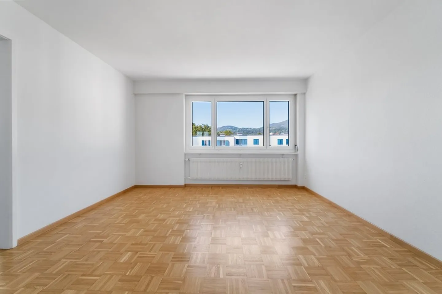 Cozy 3.5 Room Apartment - Photo 3 of 12
