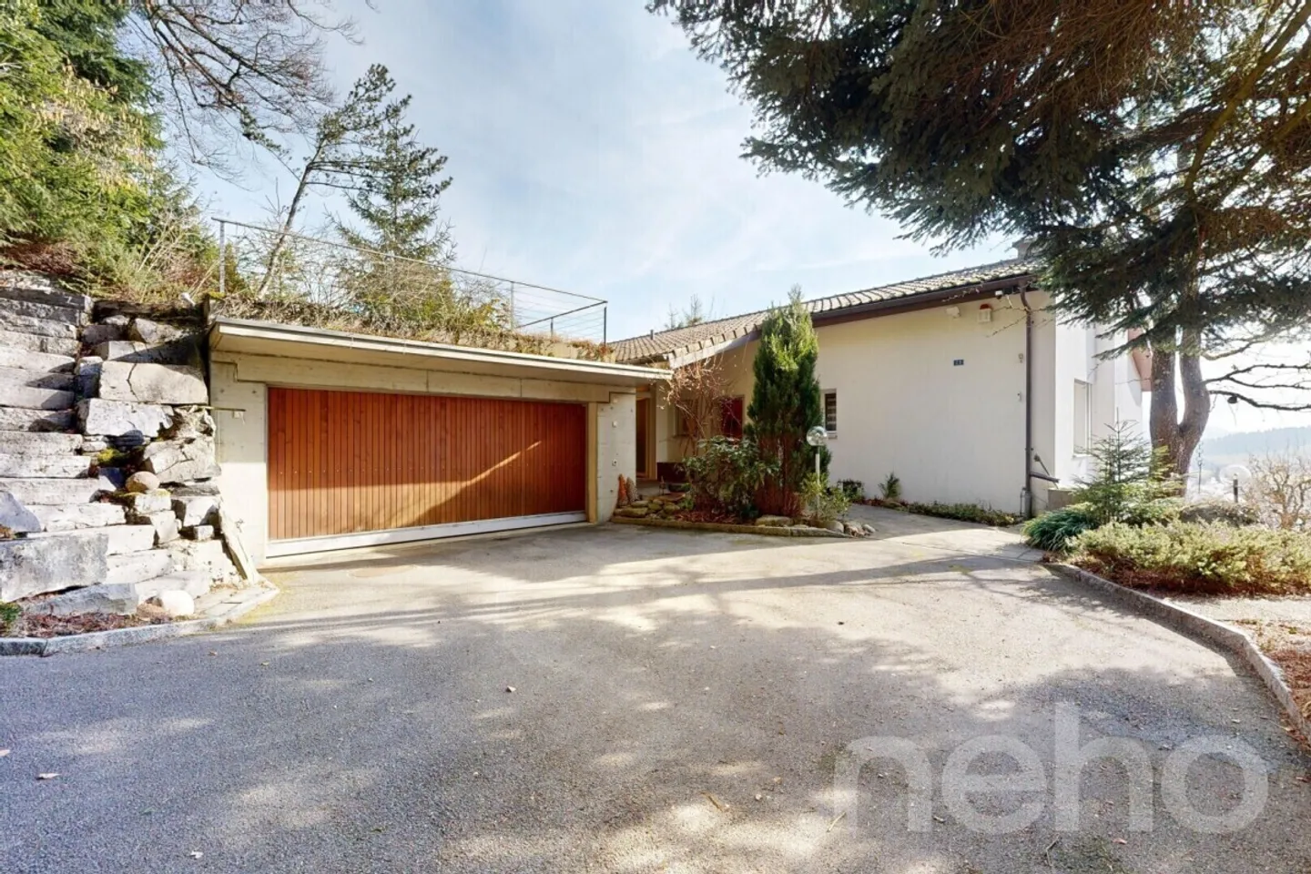 Paradis familial sur le versant sud avec vue et terrain à bâtir - Photo 11 sur 12