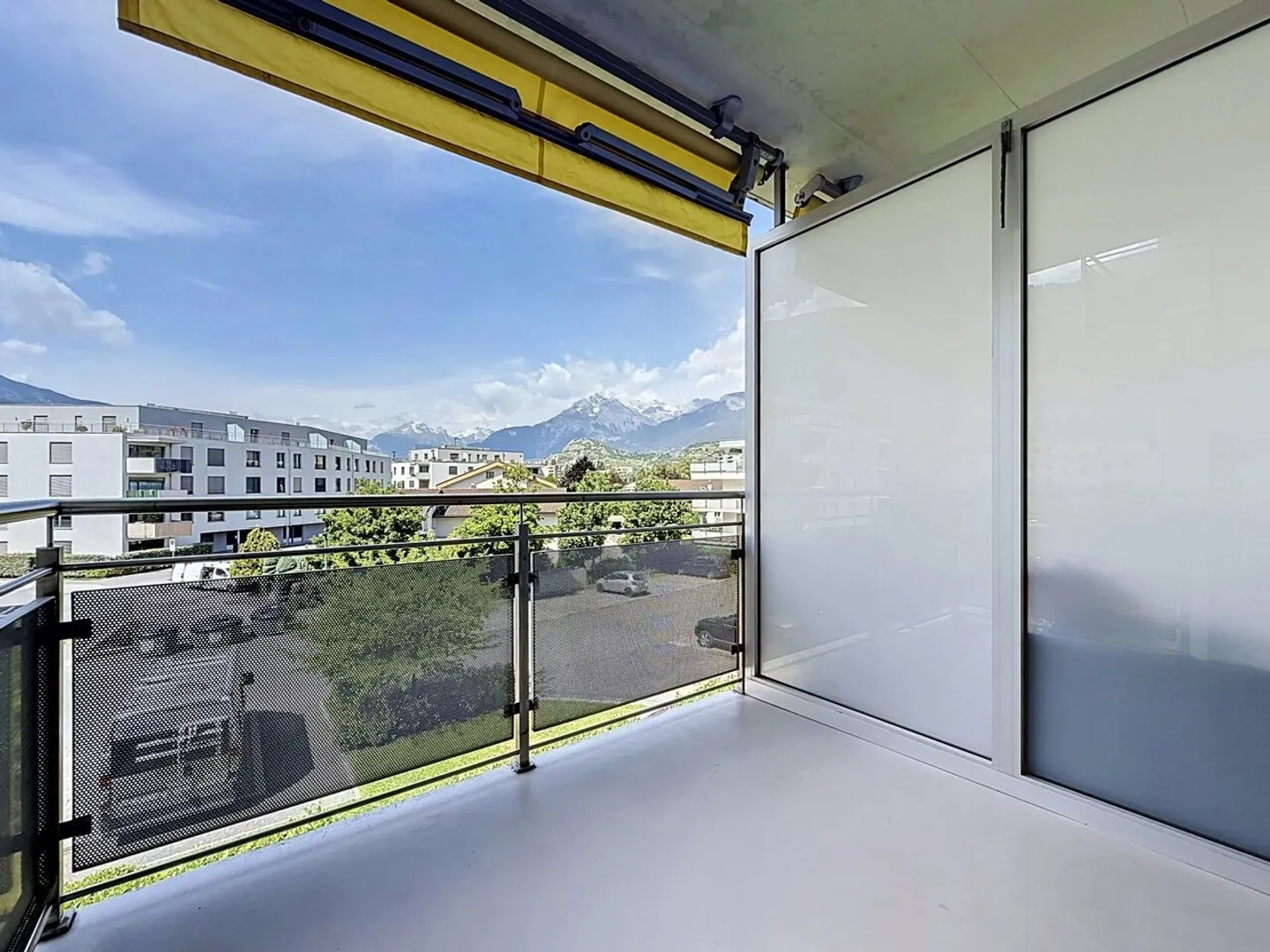 Studio lumineux avec grand balcon - Photo 6 sur 6
