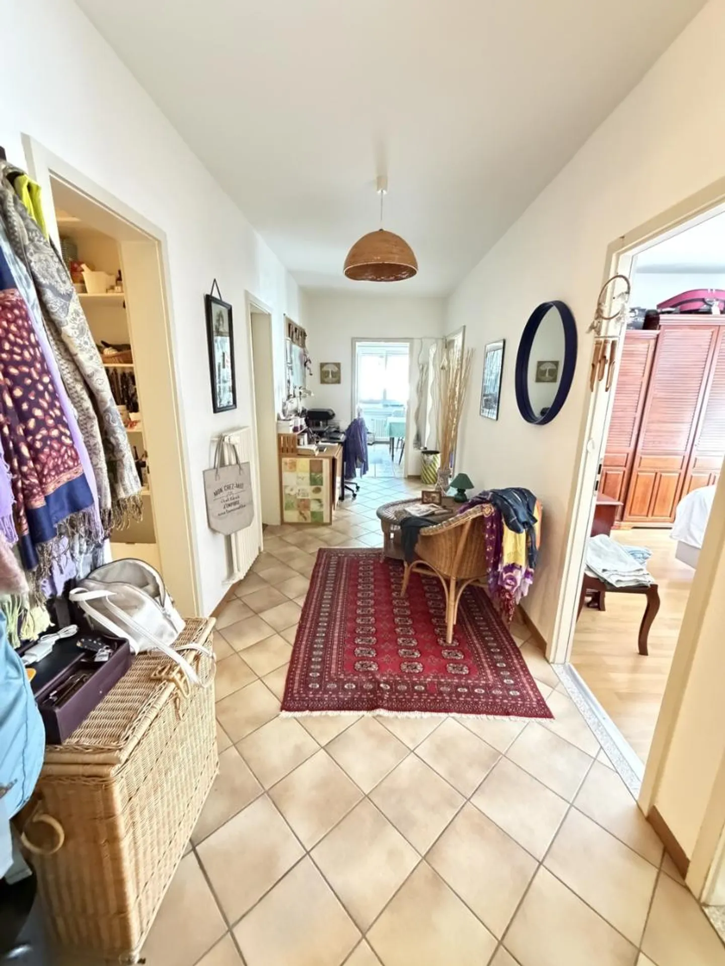 Charmante Wohnung mit 3.5 Zimmern in Prilly - Foto 3 von 11