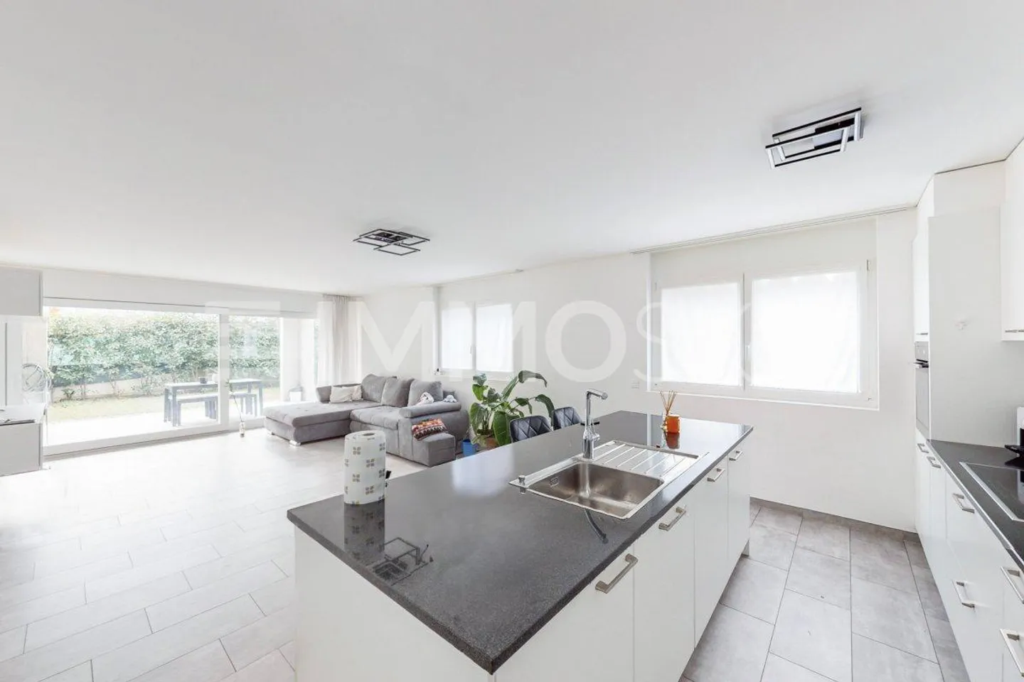 Modern Apartment in Quiet Area - Photo 3 of 5