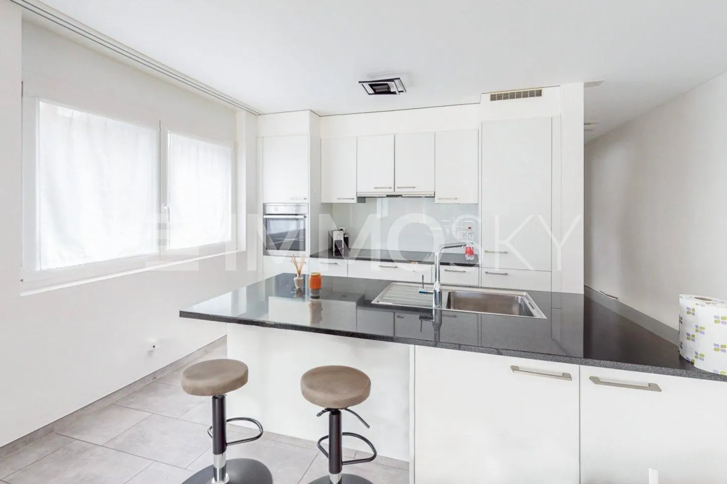 Modern Apartment in Quiet Area - Photo 4 of 5