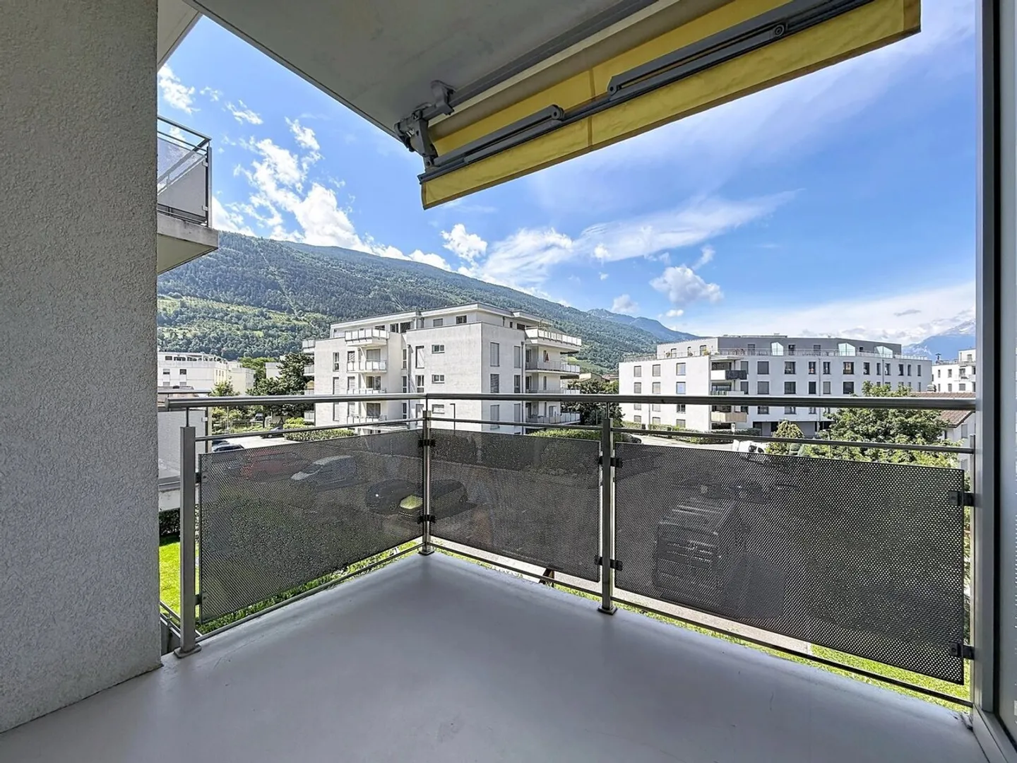 Studio lumineux avec grand balcon - Photo 5 sur 6
